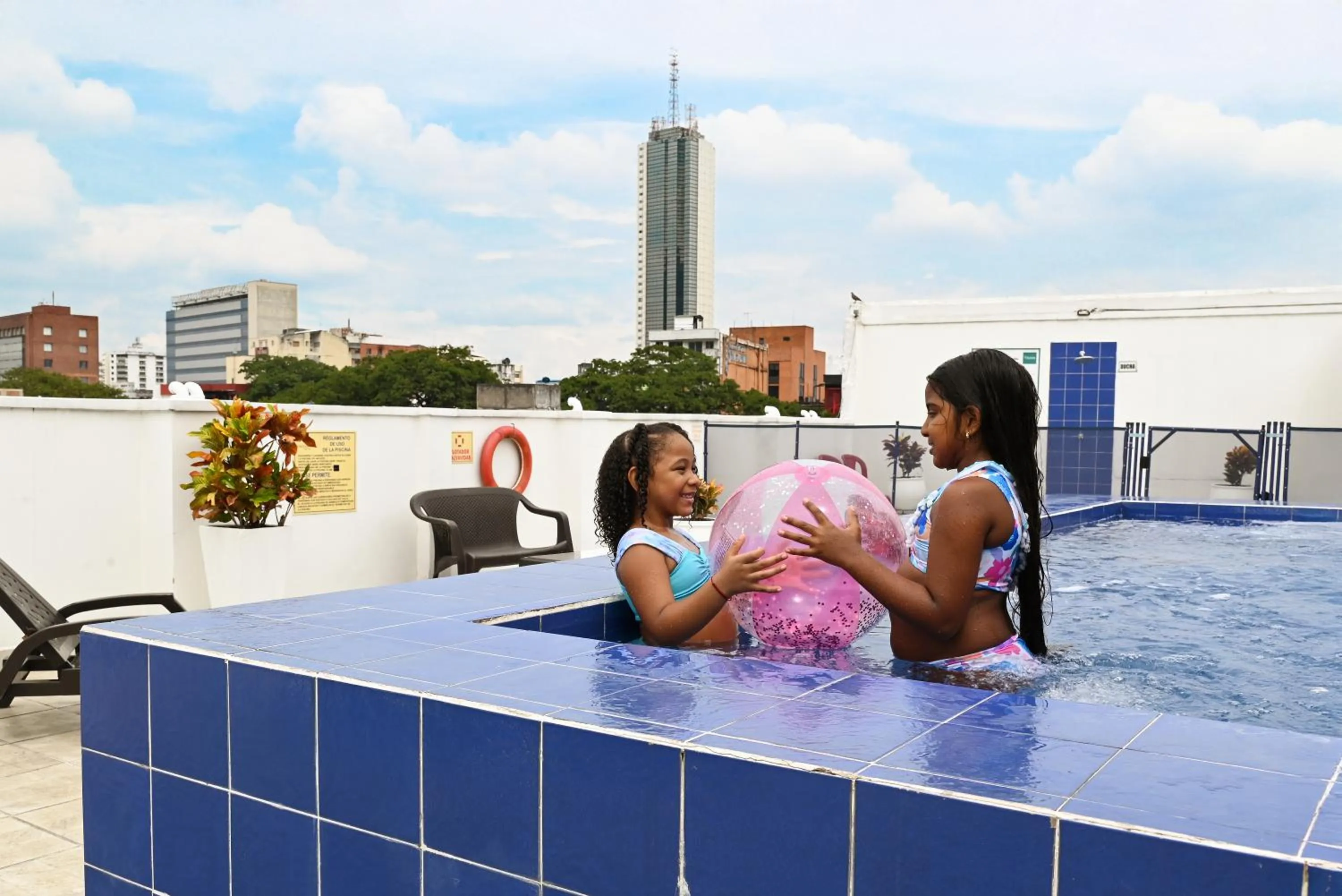 Activities in TAMA Hotel Granada Real Cali