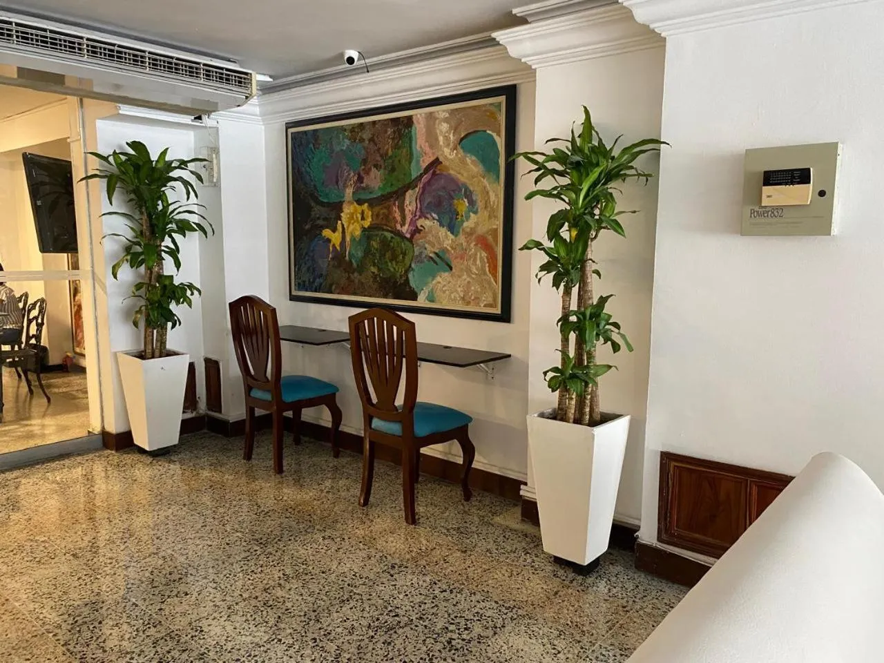 TAMA Hotel Granada Real Cali