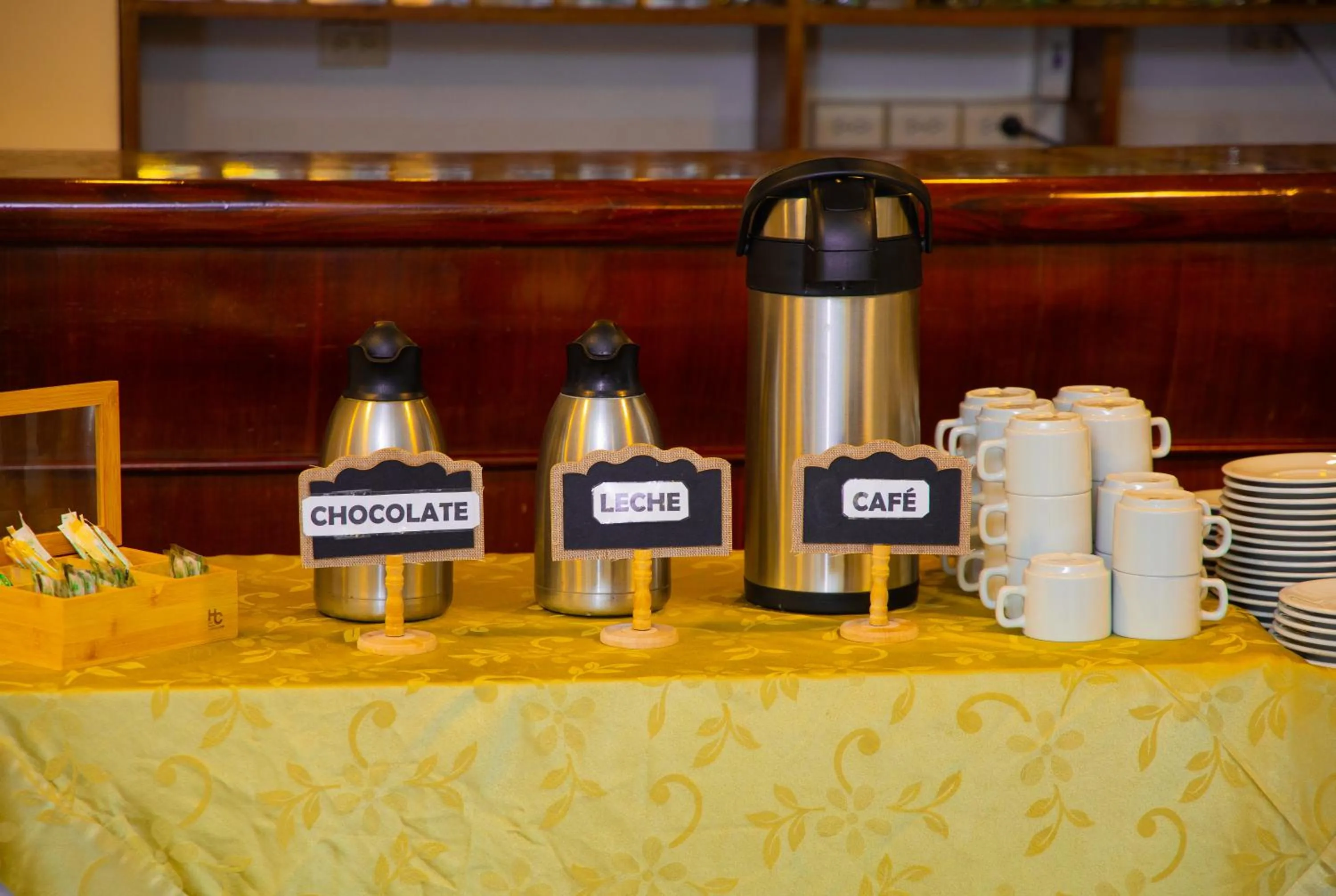 TAMA Hotel Granada Real Cali