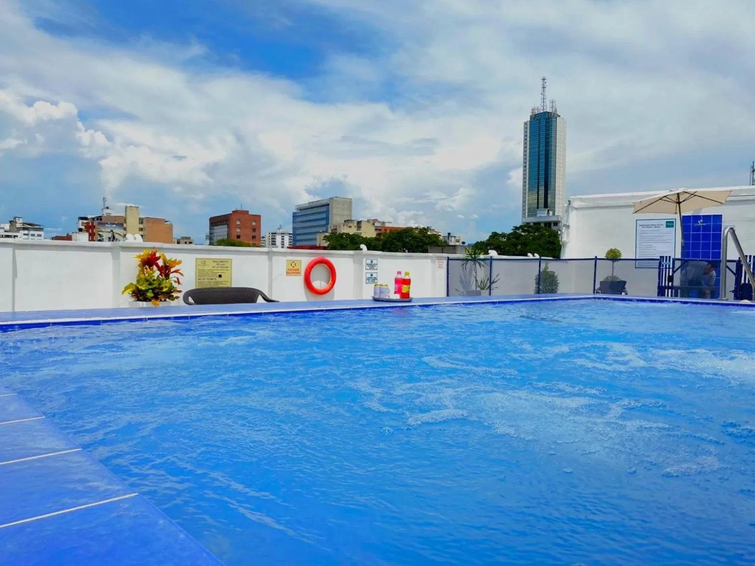 TAMA Hotel Granada Real Cali