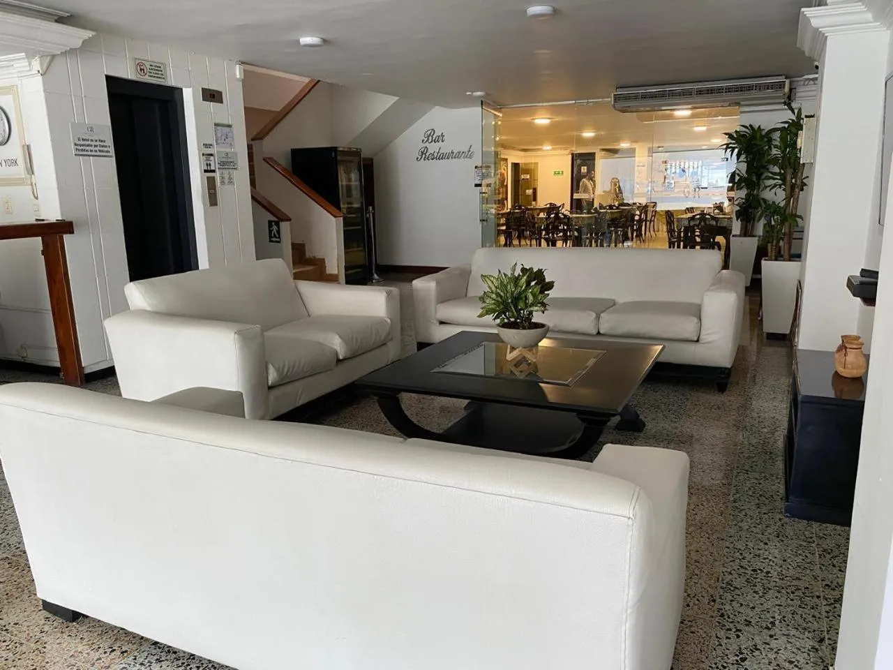 TAMA Hotel Granada Real Cali