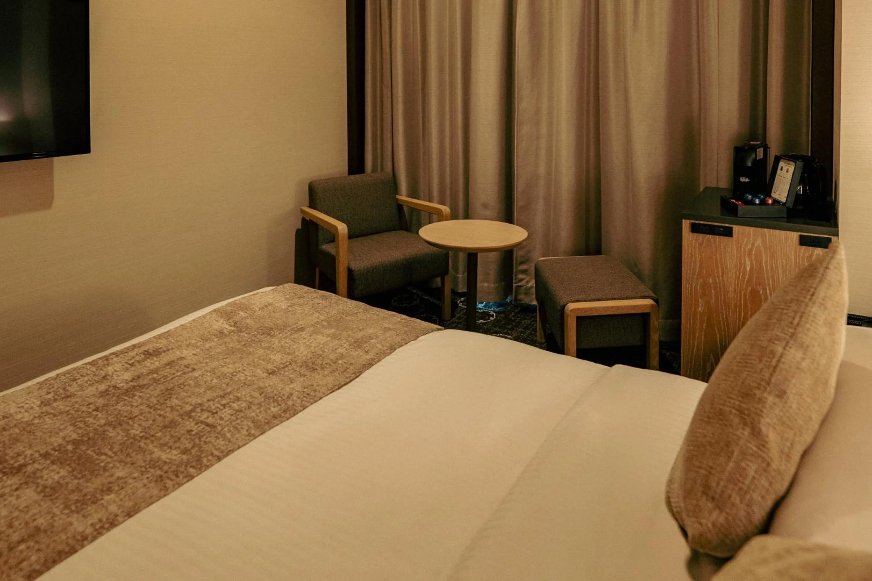 Photo of the whole room, Bed in Hotel JAL City Sapporo Nakajima Park