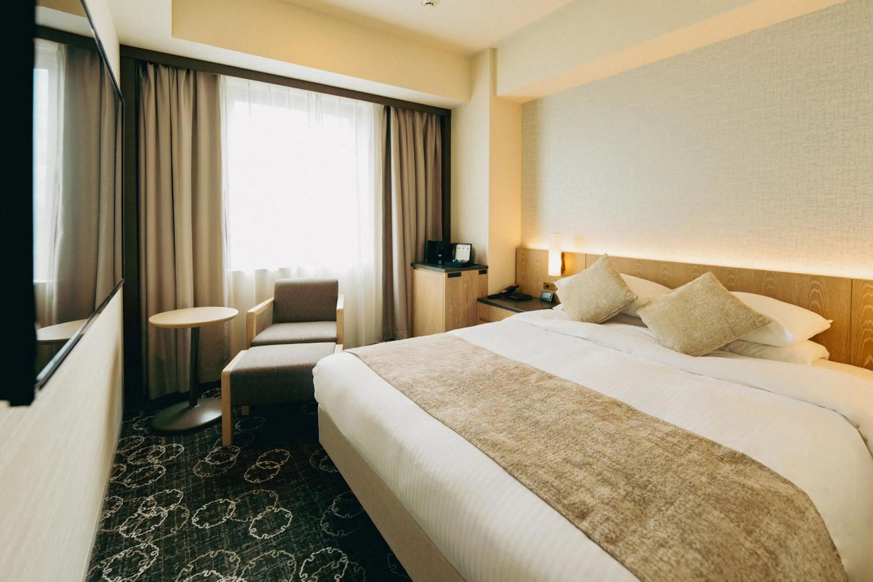 Photo of the whole room, Bed in Hotel JAL City Sapporo Nakajima Park