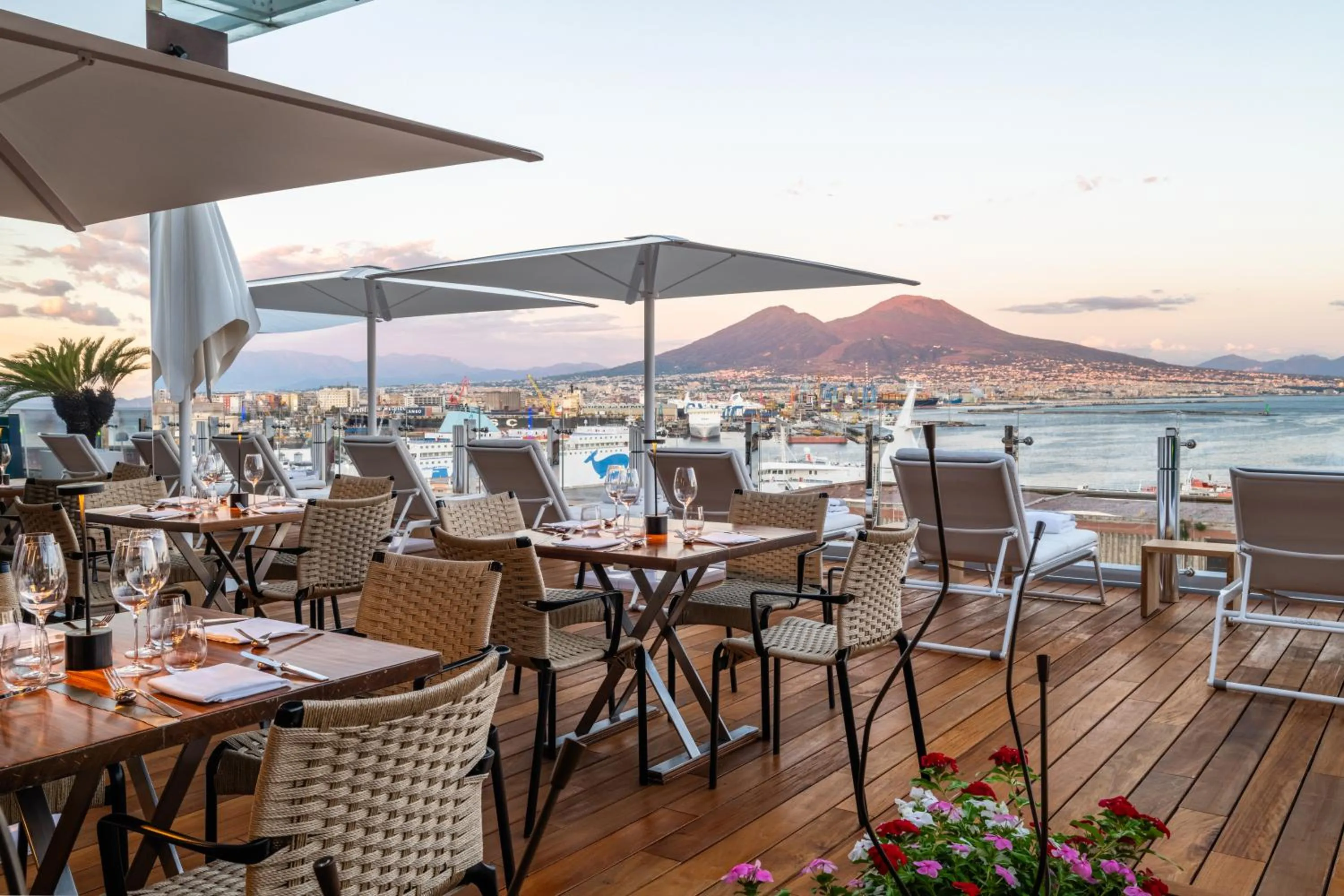 Balcony/Terrace in ROMEO Napoli