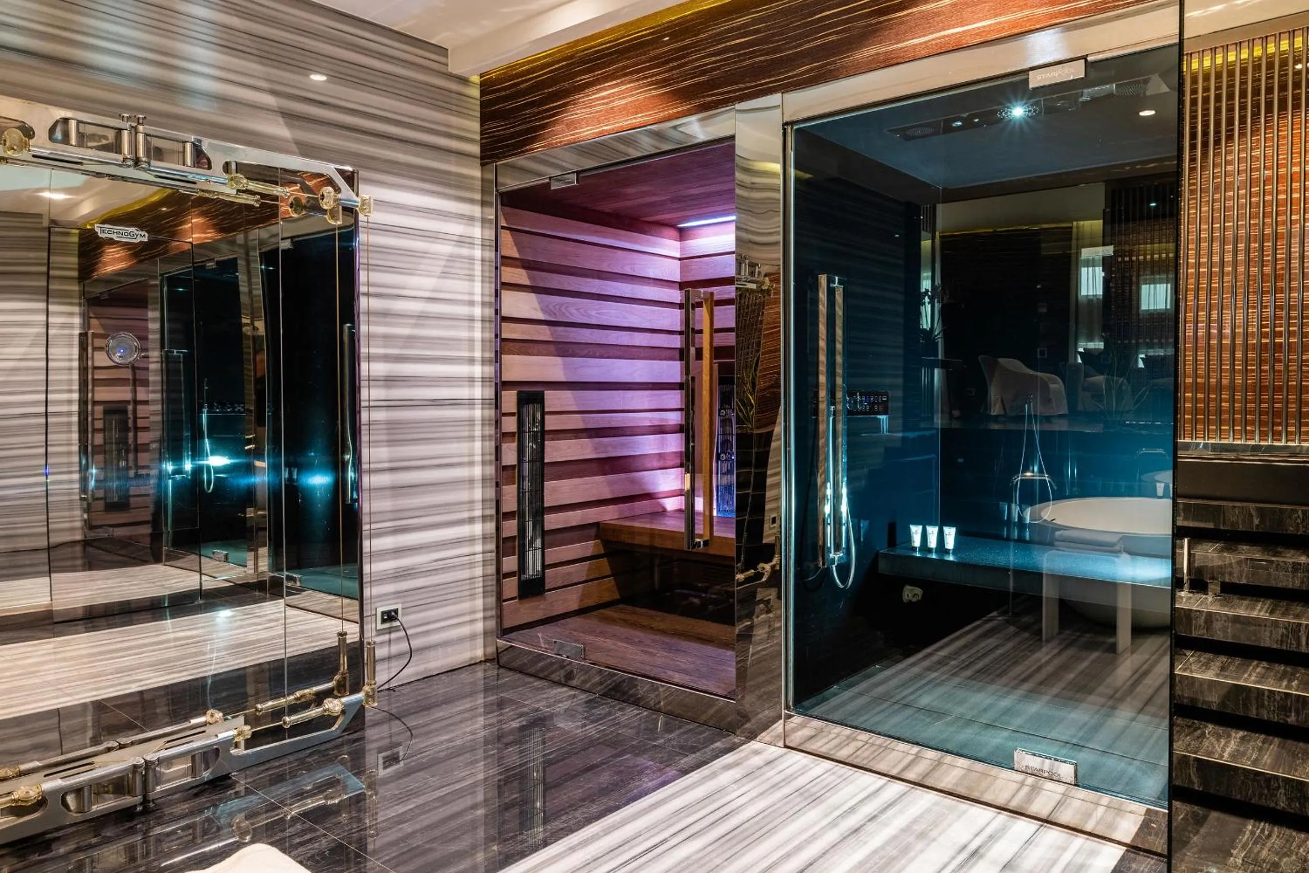 Spa and wellness centre/facilities in ROMEO Napoli