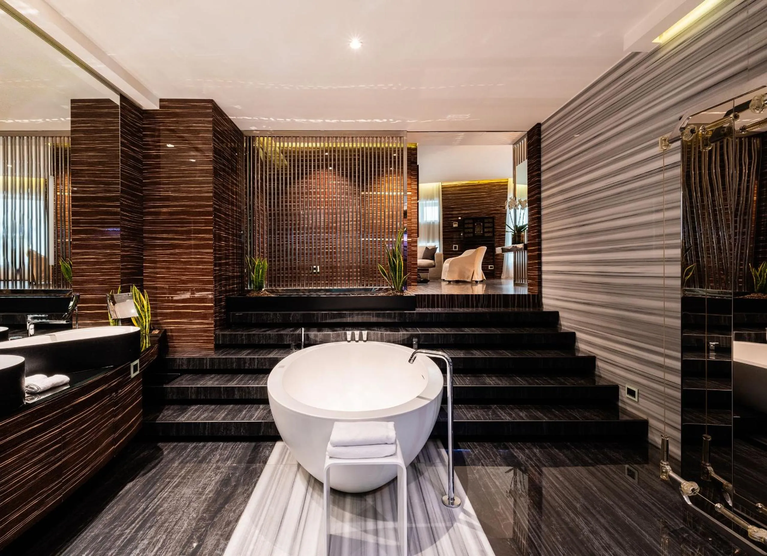 Bathroom in ROMEO Napoli