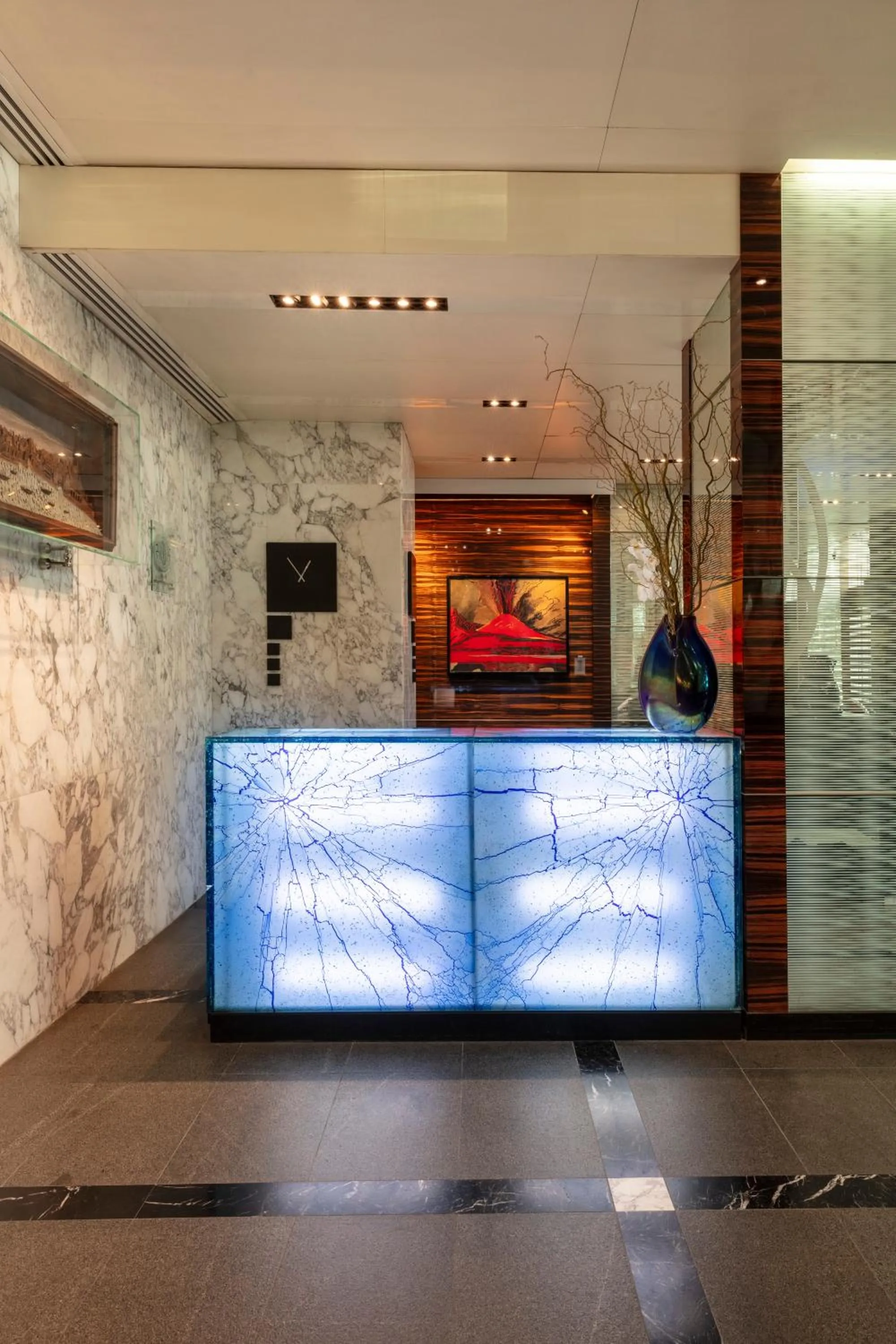 Lobby or reception in ROMEO Napoli