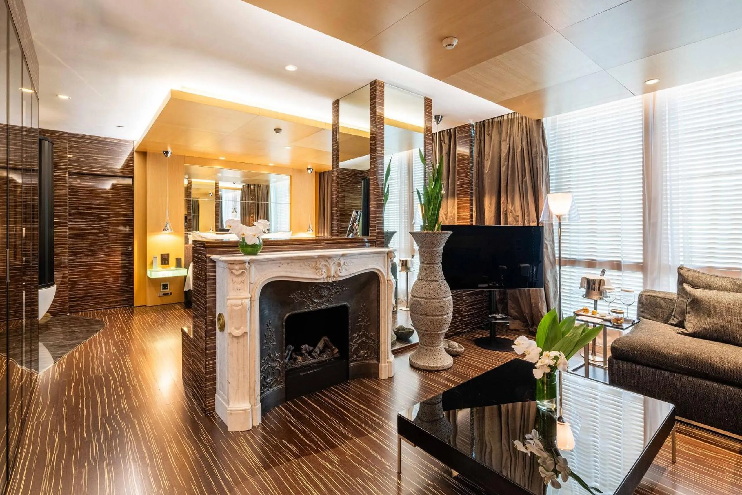 fireplace in ROMEO Napoli