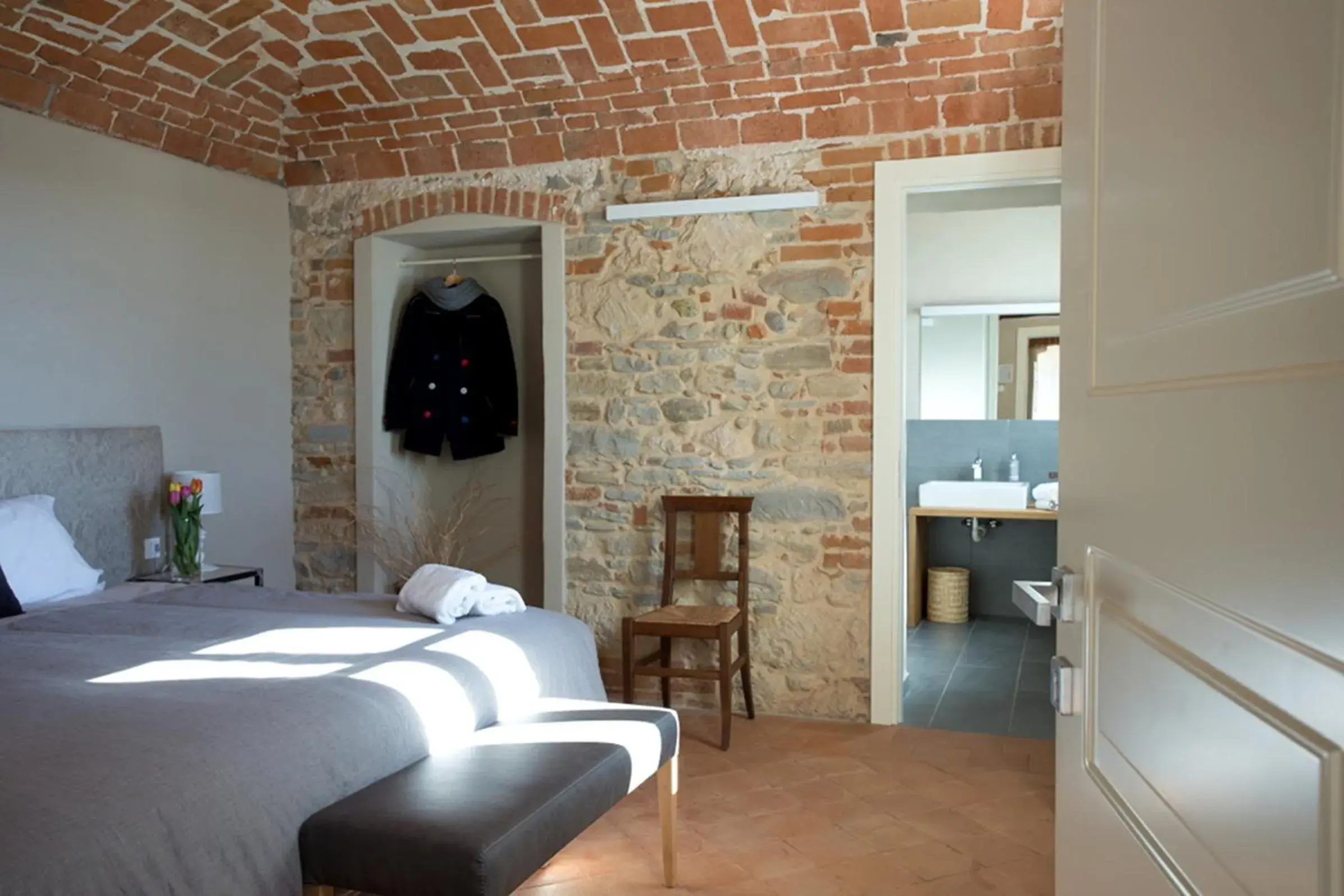 Deluxe Double or Twin Room - single occupancy in Cascina Marcantonio Deluxe Double or Twin Room - single occupancy in Cascina Marcantonio