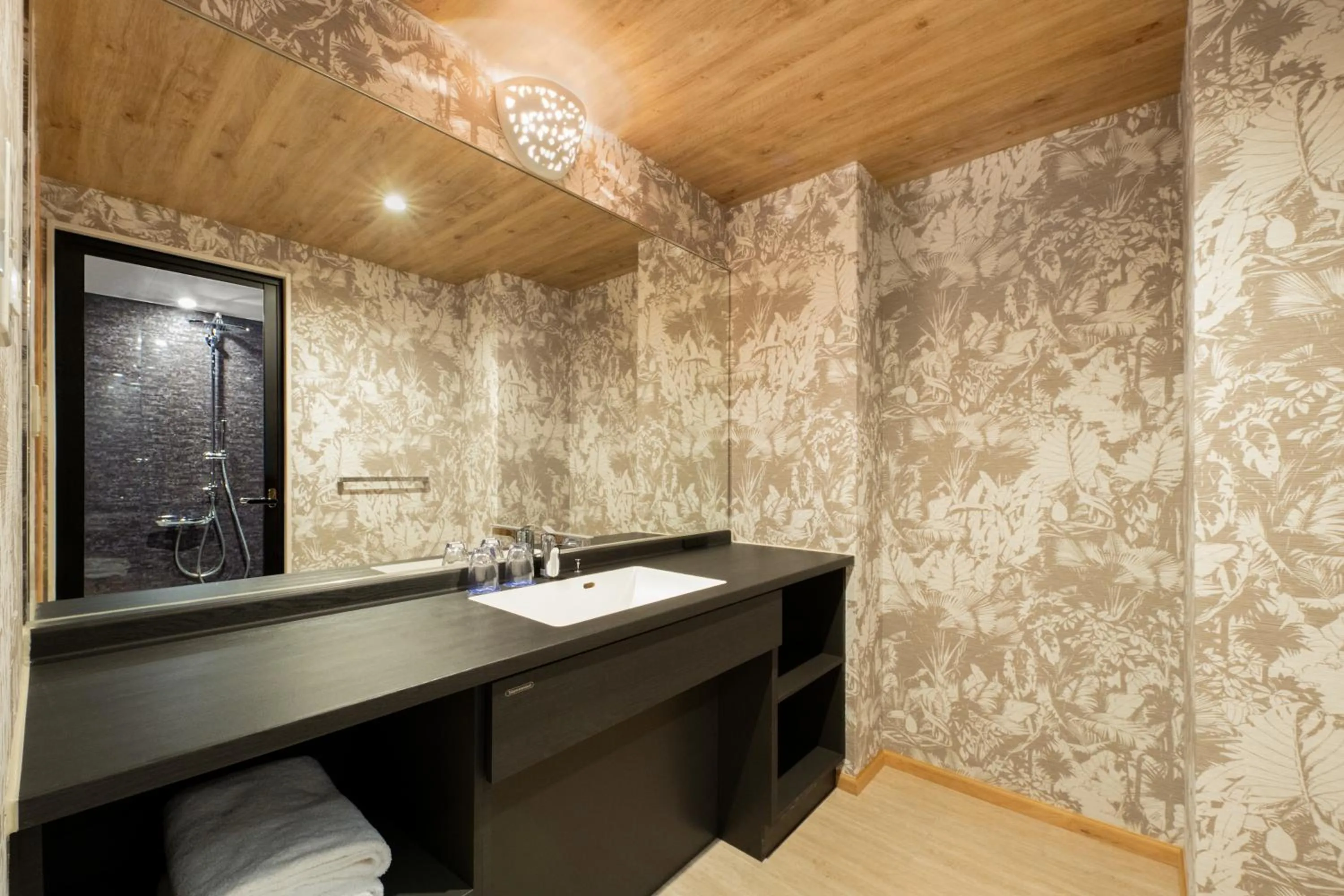 Photo of the whole room in Homm Stay Nagi Sanjo Kyoto By Banyan Group