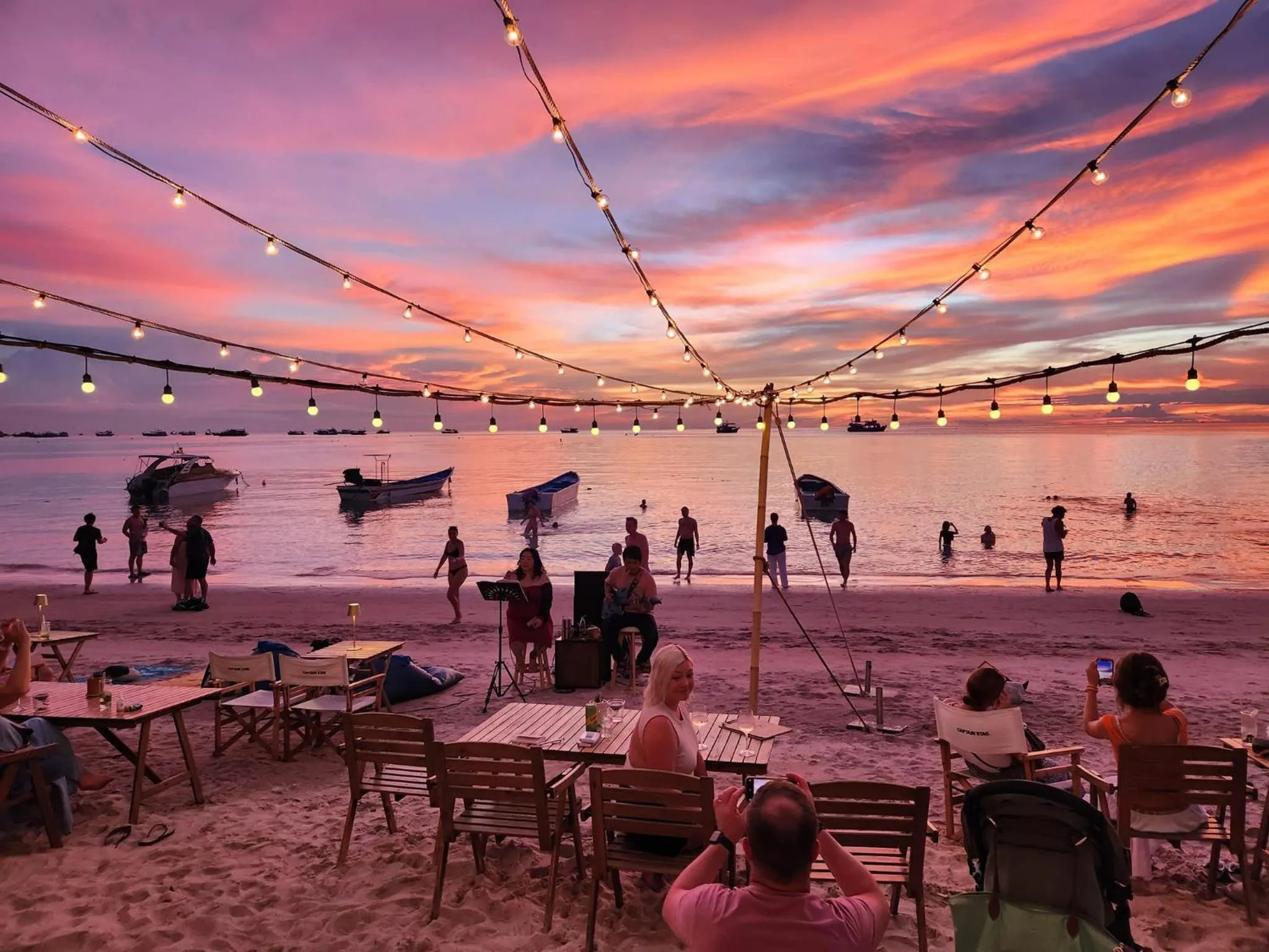 Restaurant/places to eat in Blue Tao Beach Hotel - SHA Plus