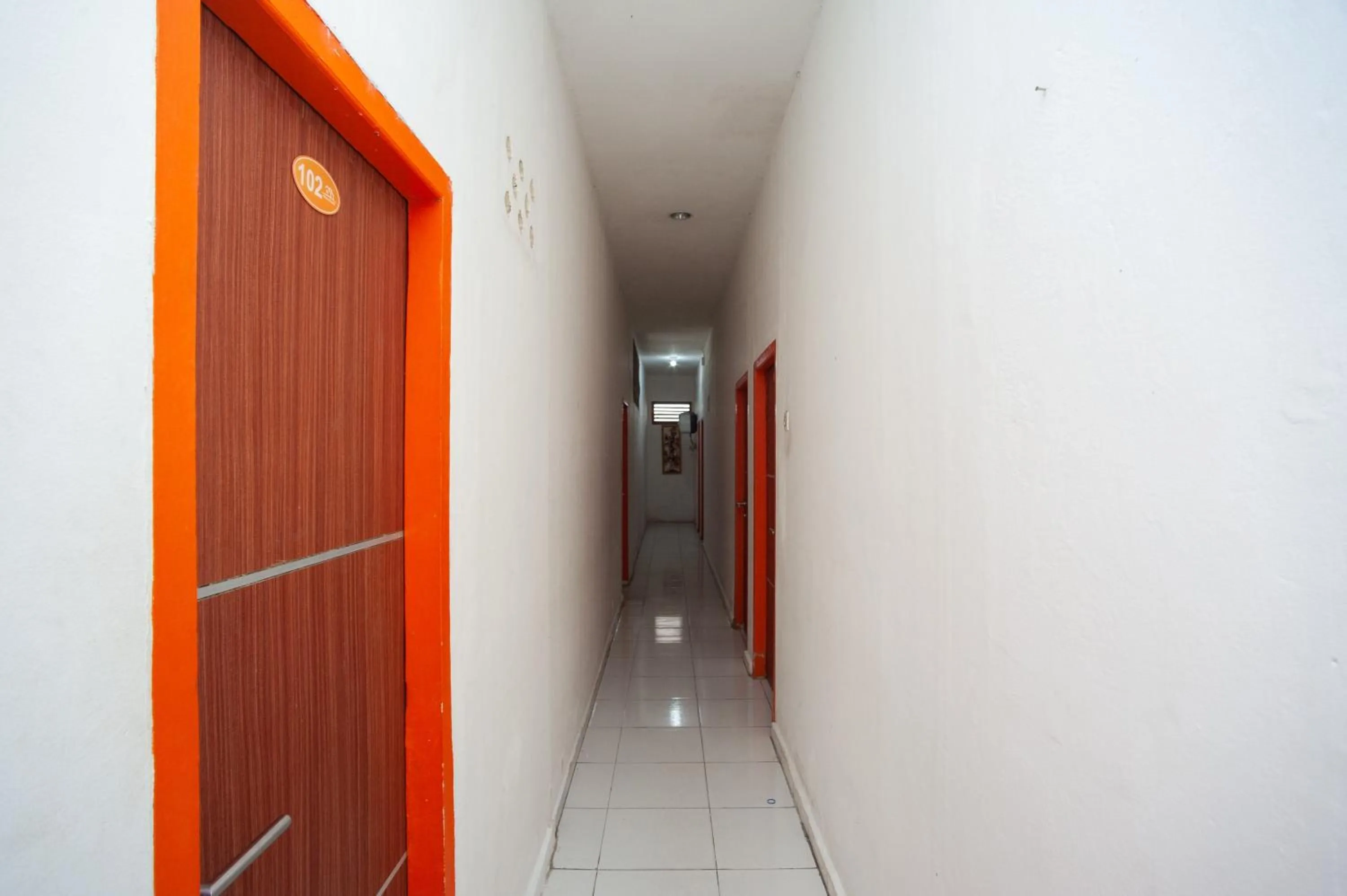 Property building in RedDoorz near Jalan Jenderal Sudirman Palembang
