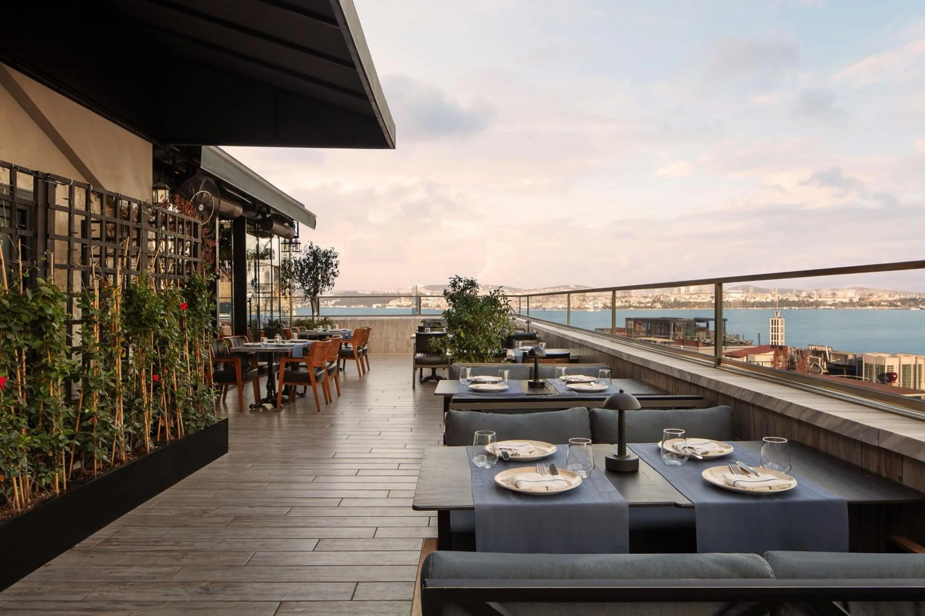 Restaurant/places to eat in DeCamondo Galata, a Tribute Portfolio Hotel