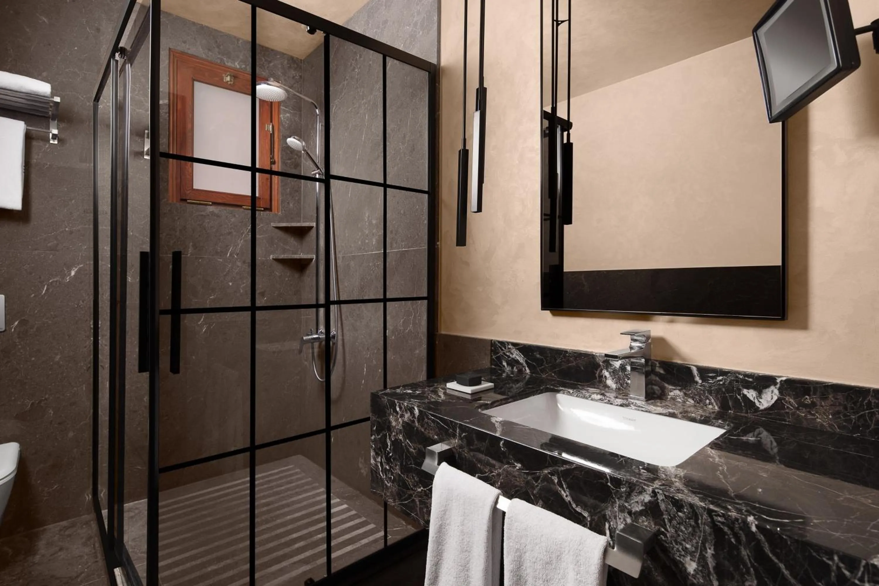 Bathroom in DeCamondo Galata, a Tribute Portfolio Hotel