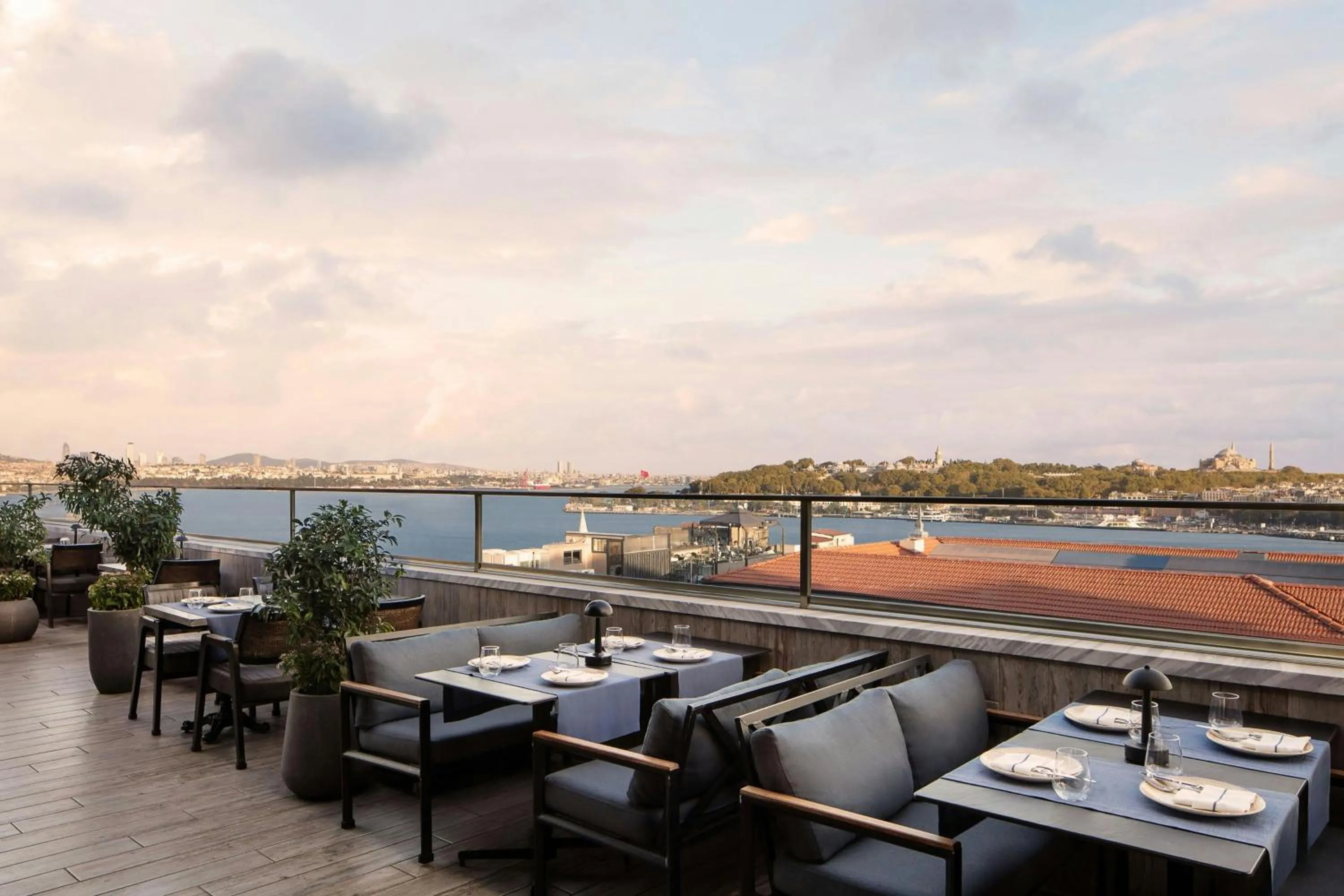 Restaurant/places to eat in DeCamondo Galata, a Tribute Portfolio Hotel