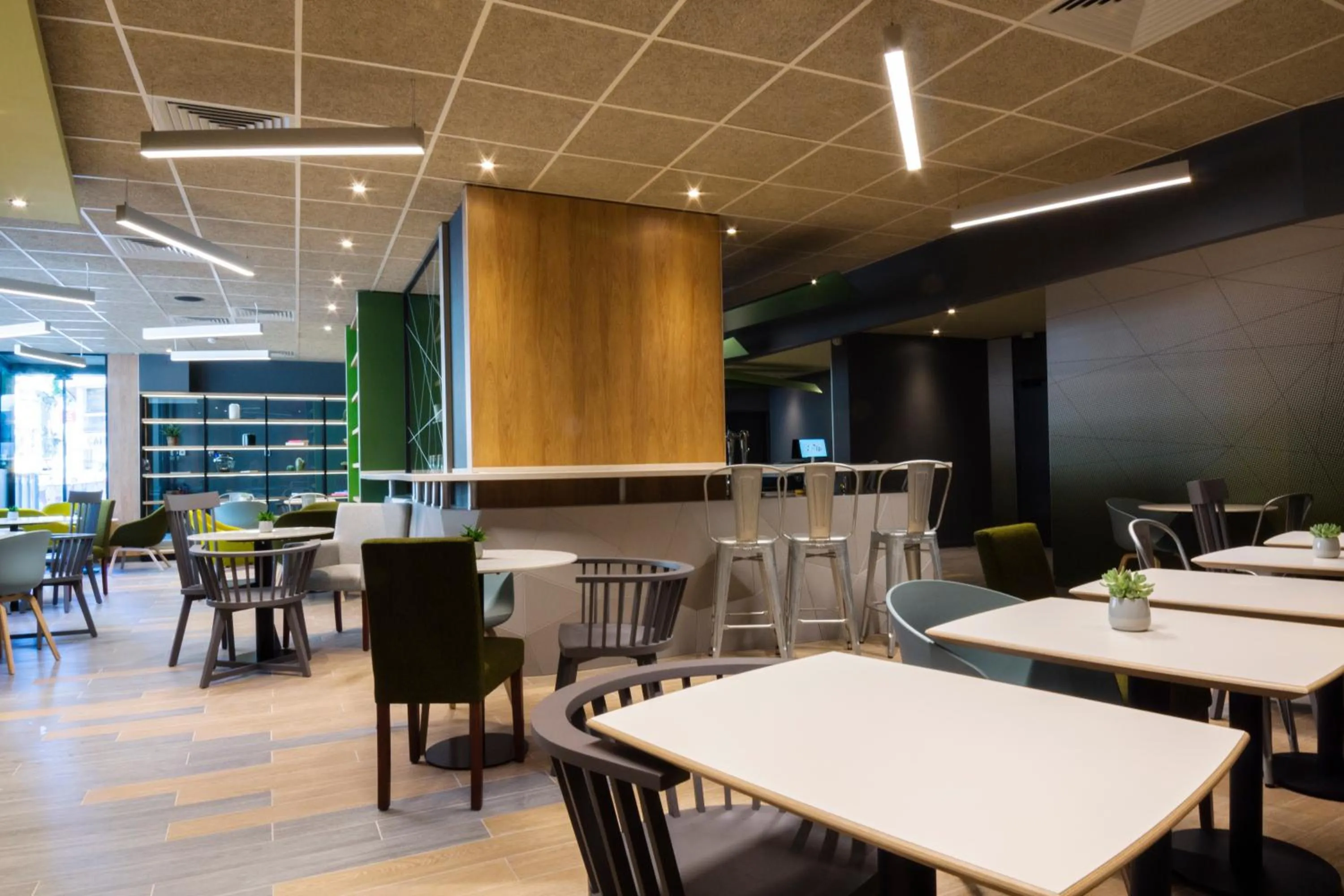 Lounge or bar in Hotel Campanile Montpellier Centre St Roch