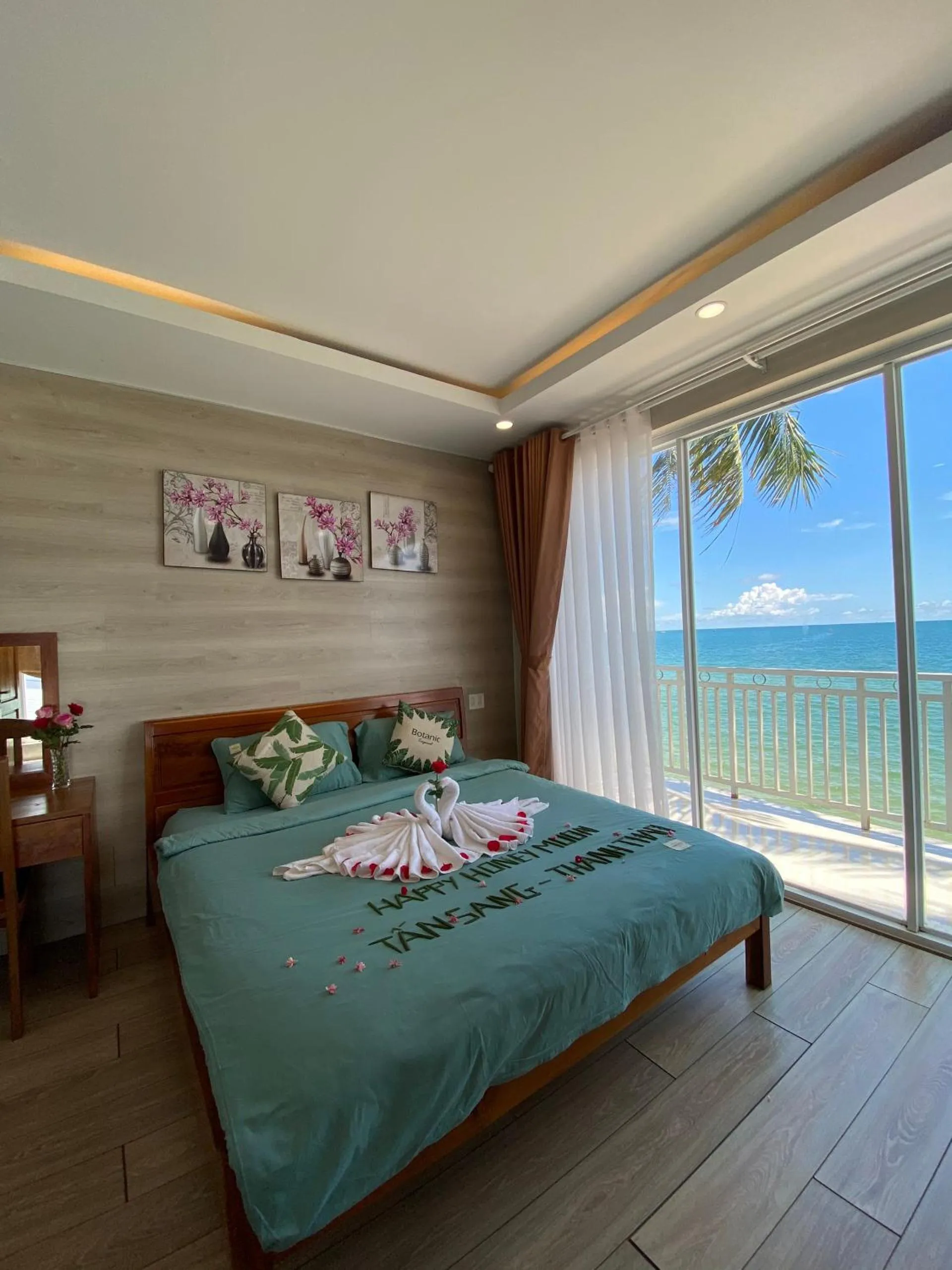 Bed in CHILL HOUSE by the beach