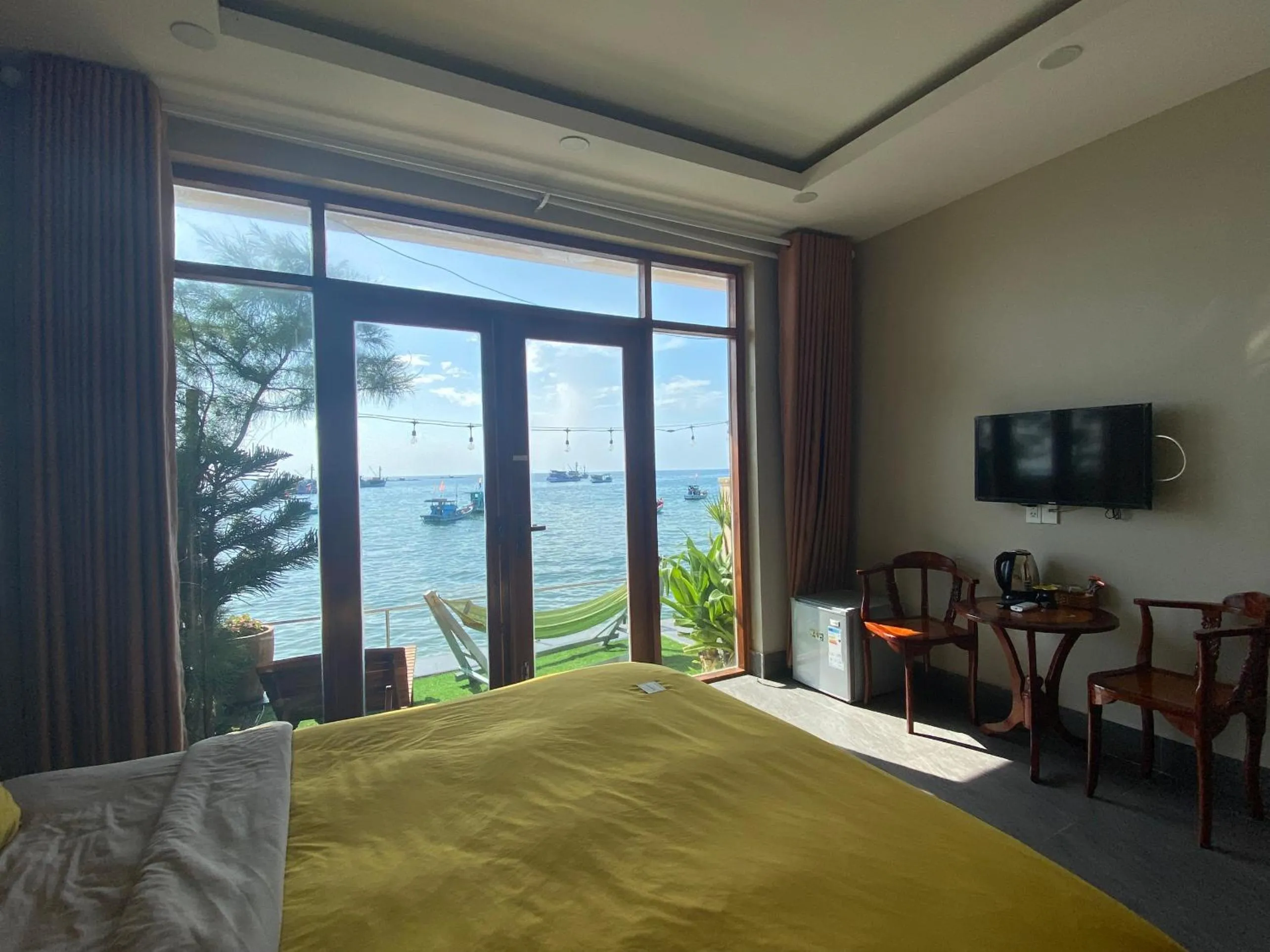 View (from property/room), Bed in CHILL HOUSE by the beach