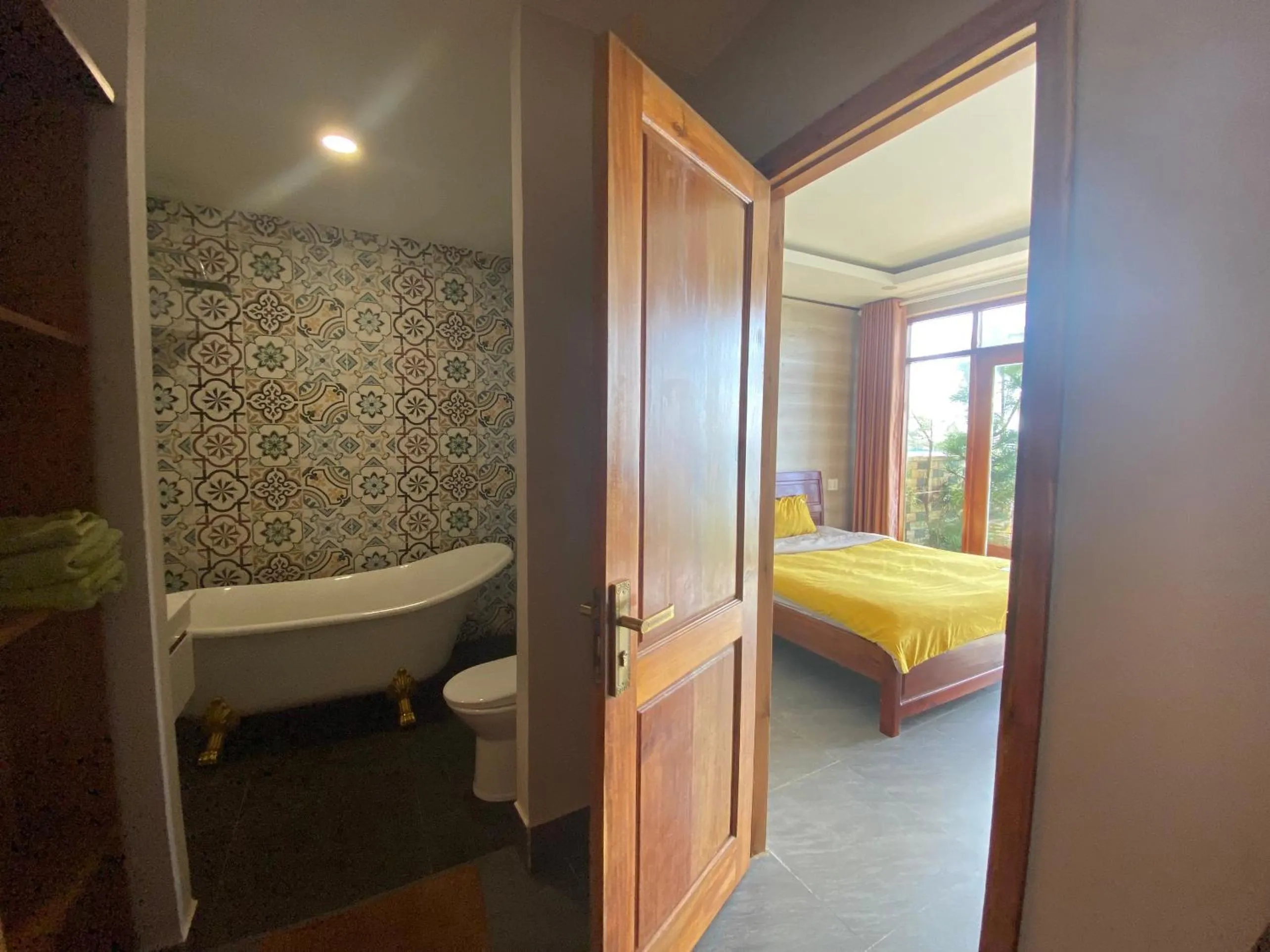 Toilet, Bed in CHILL HOUSE by the beach