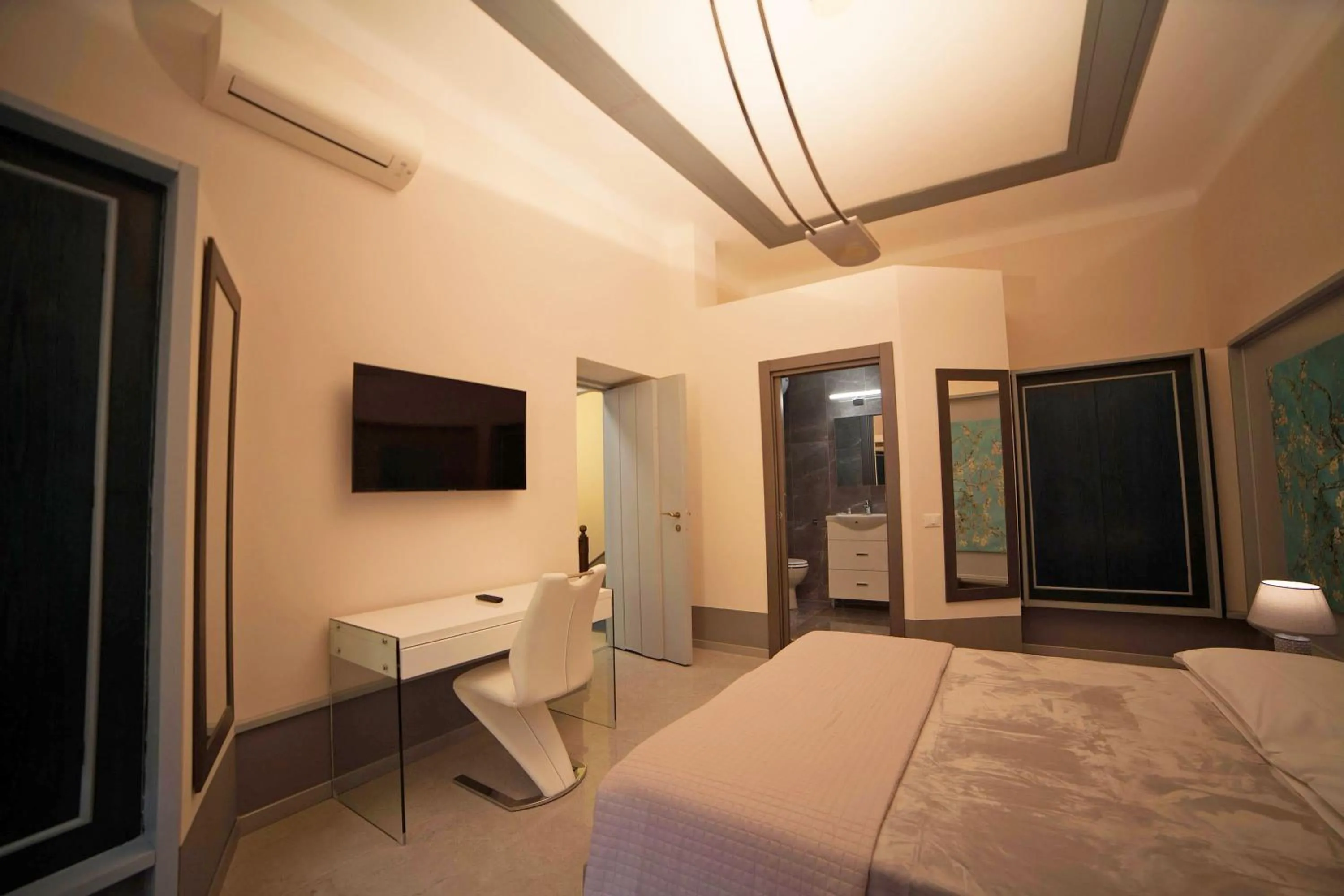 Bed in IMHOME - Cadorna House