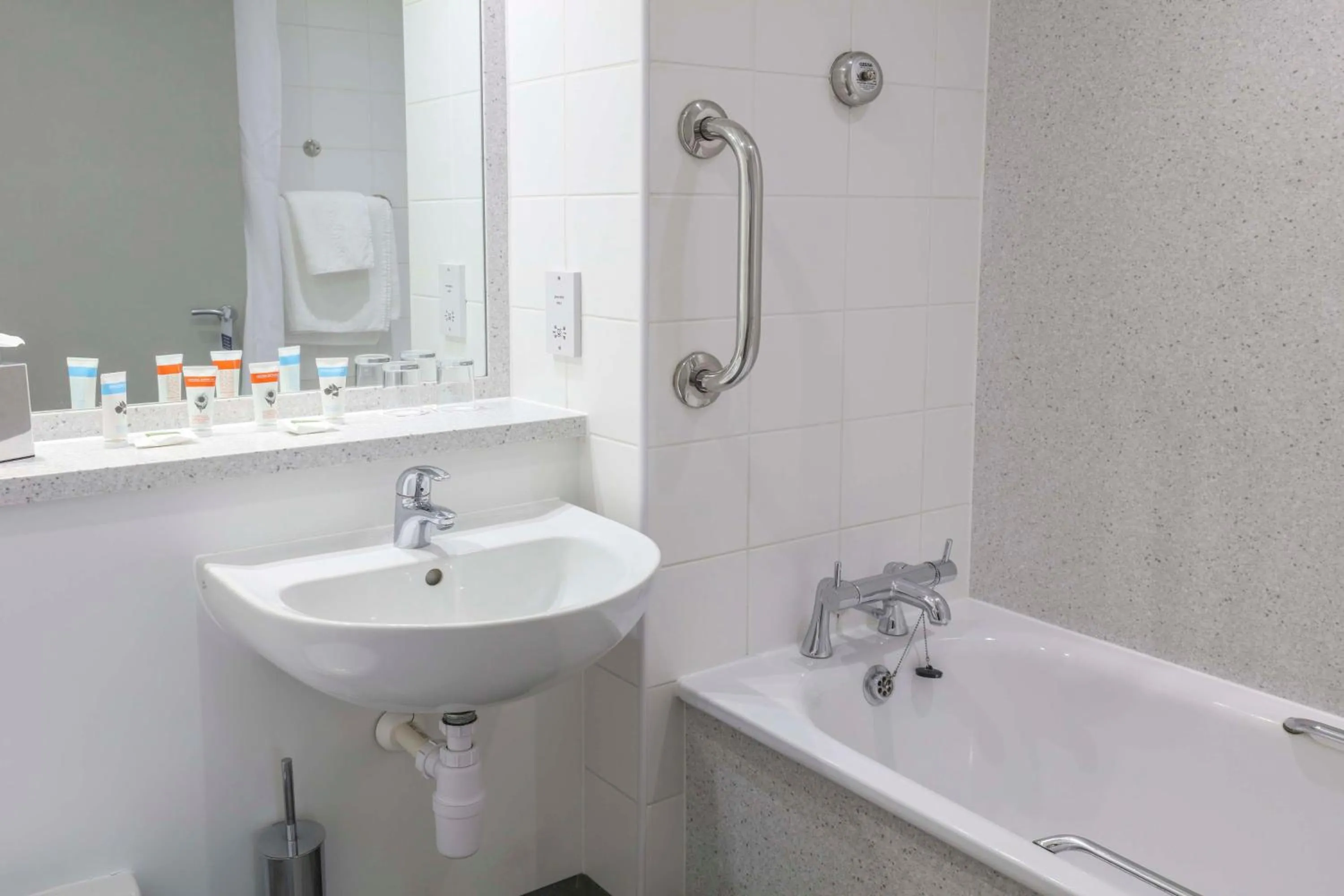 Bathroom in Best Western Pontypool Metro Hotel