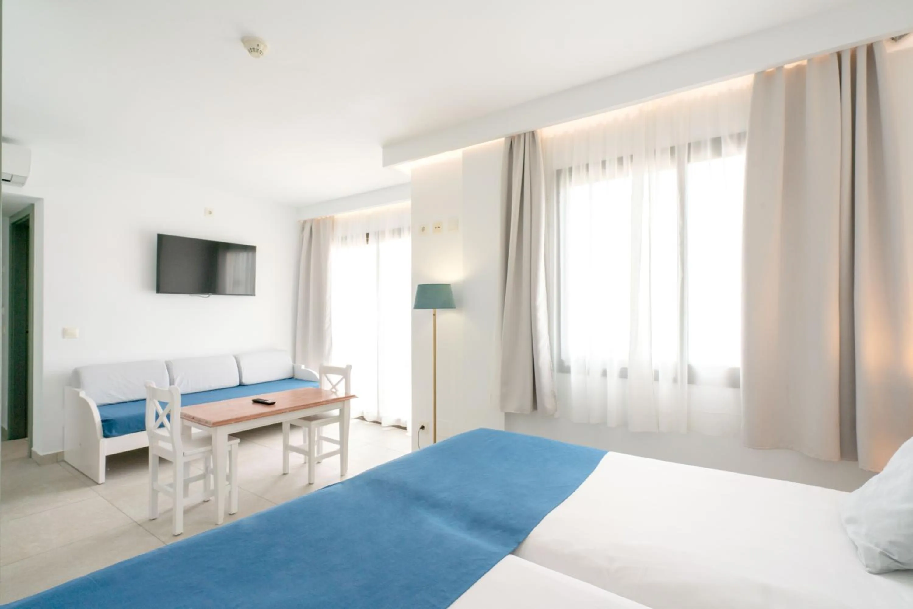 Bed in Guya Wave Hotel