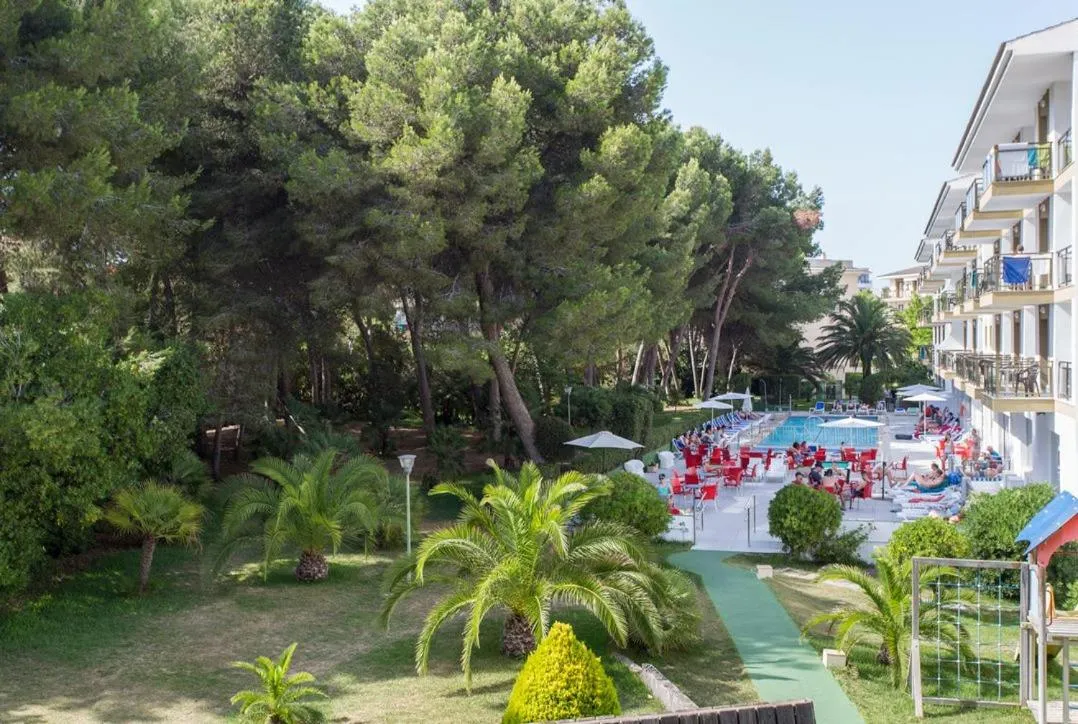 Garden in Guya Wave Hotel