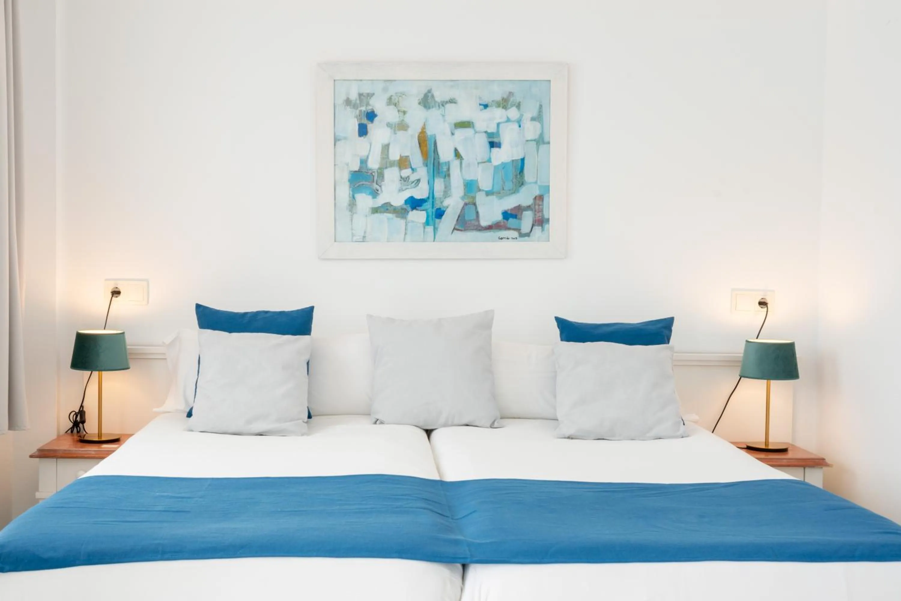 Bed in Guya Wave Hotel