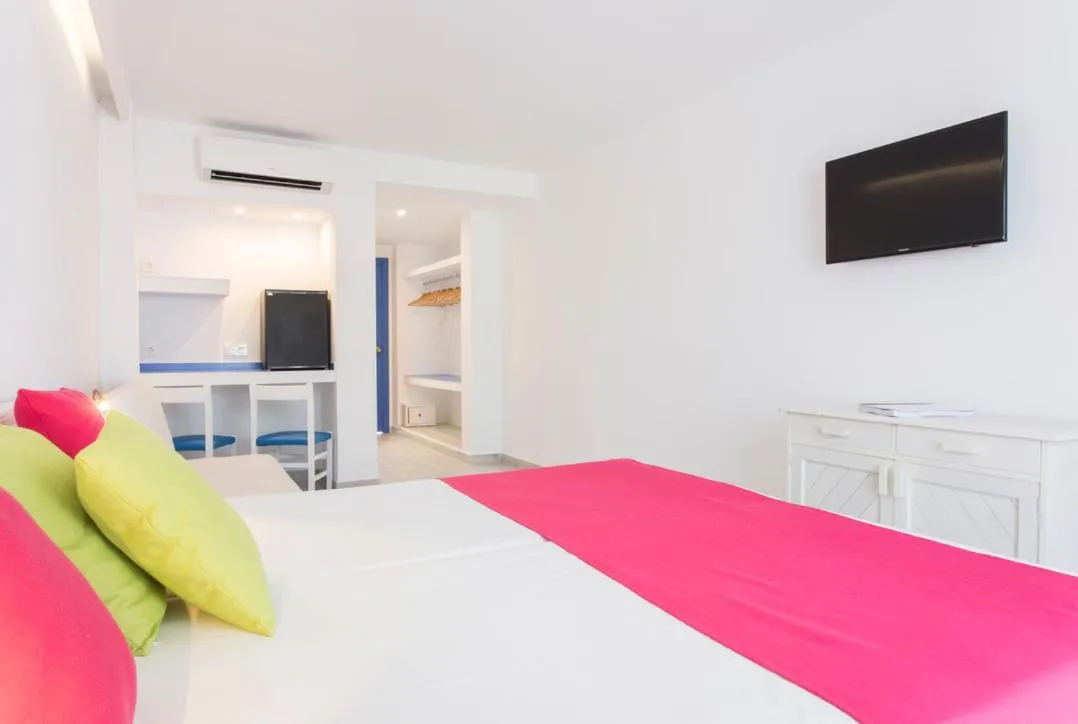 Bed in Guya Wave Hotel