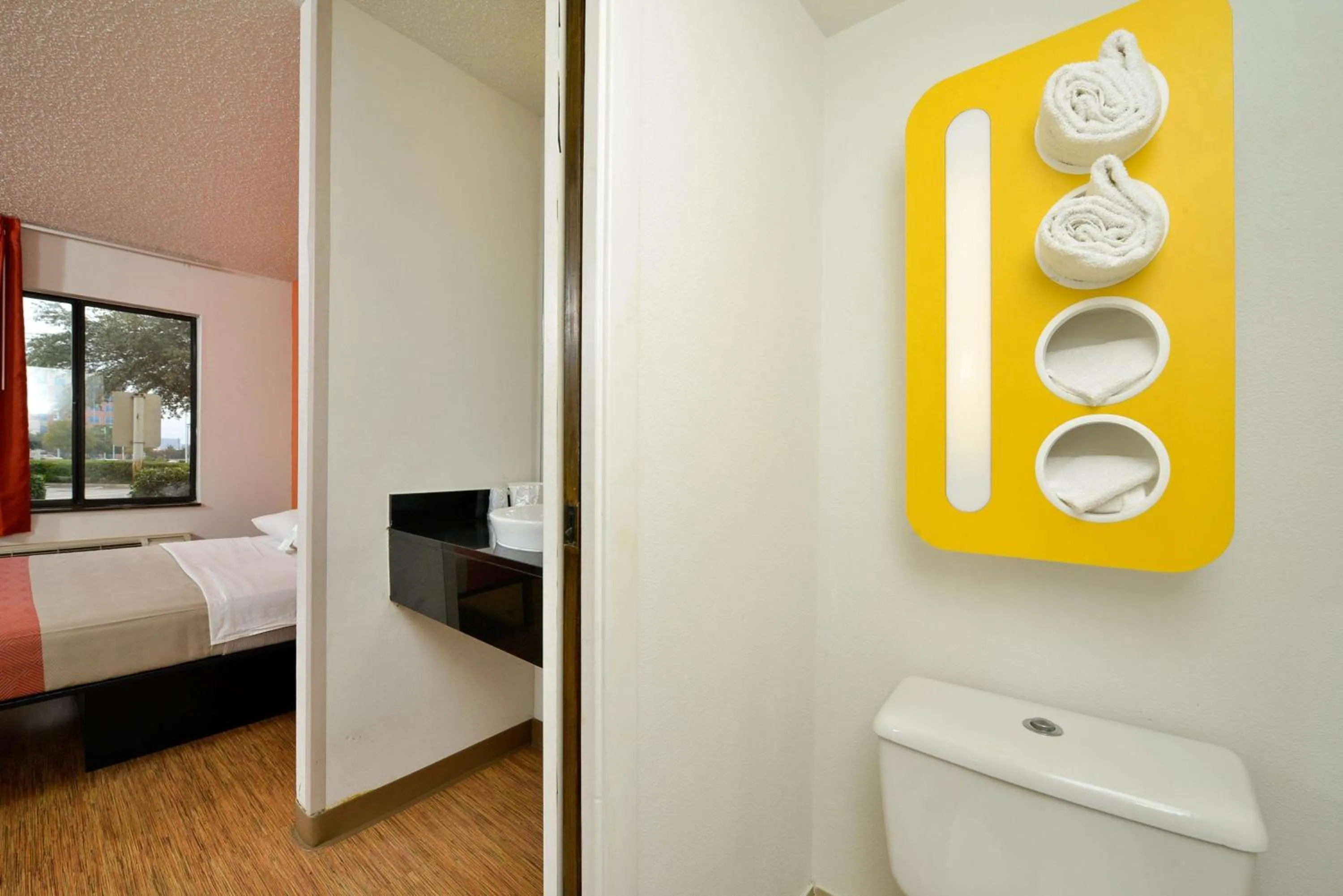 Photo of the whole room, Bed in Motel 6-Plano, TX - West - Frisco