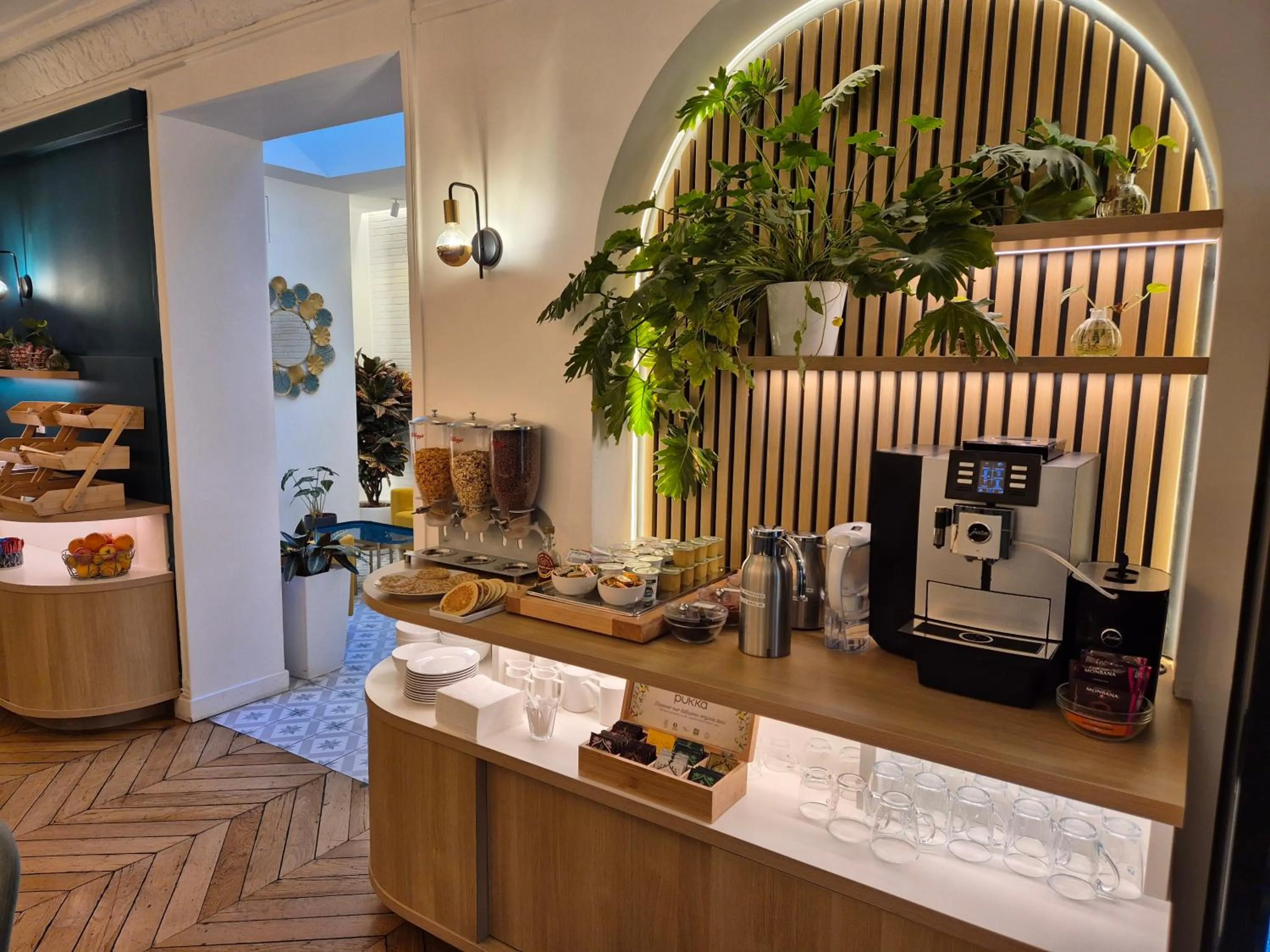 Breakfast in Hôtel Océanic - Grands Magasins