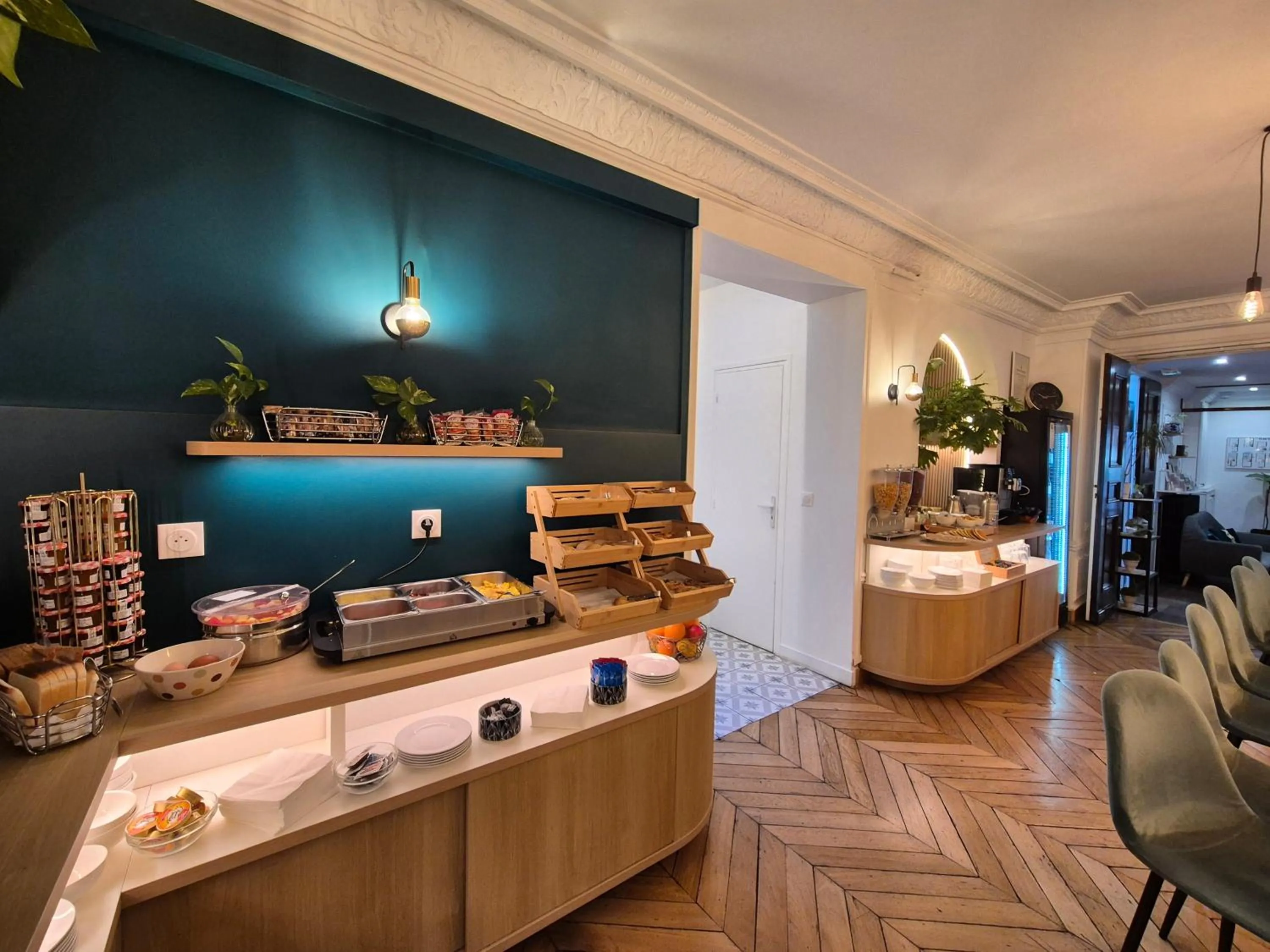 Breakfast in Hôtel Océanic - Grands Magasins