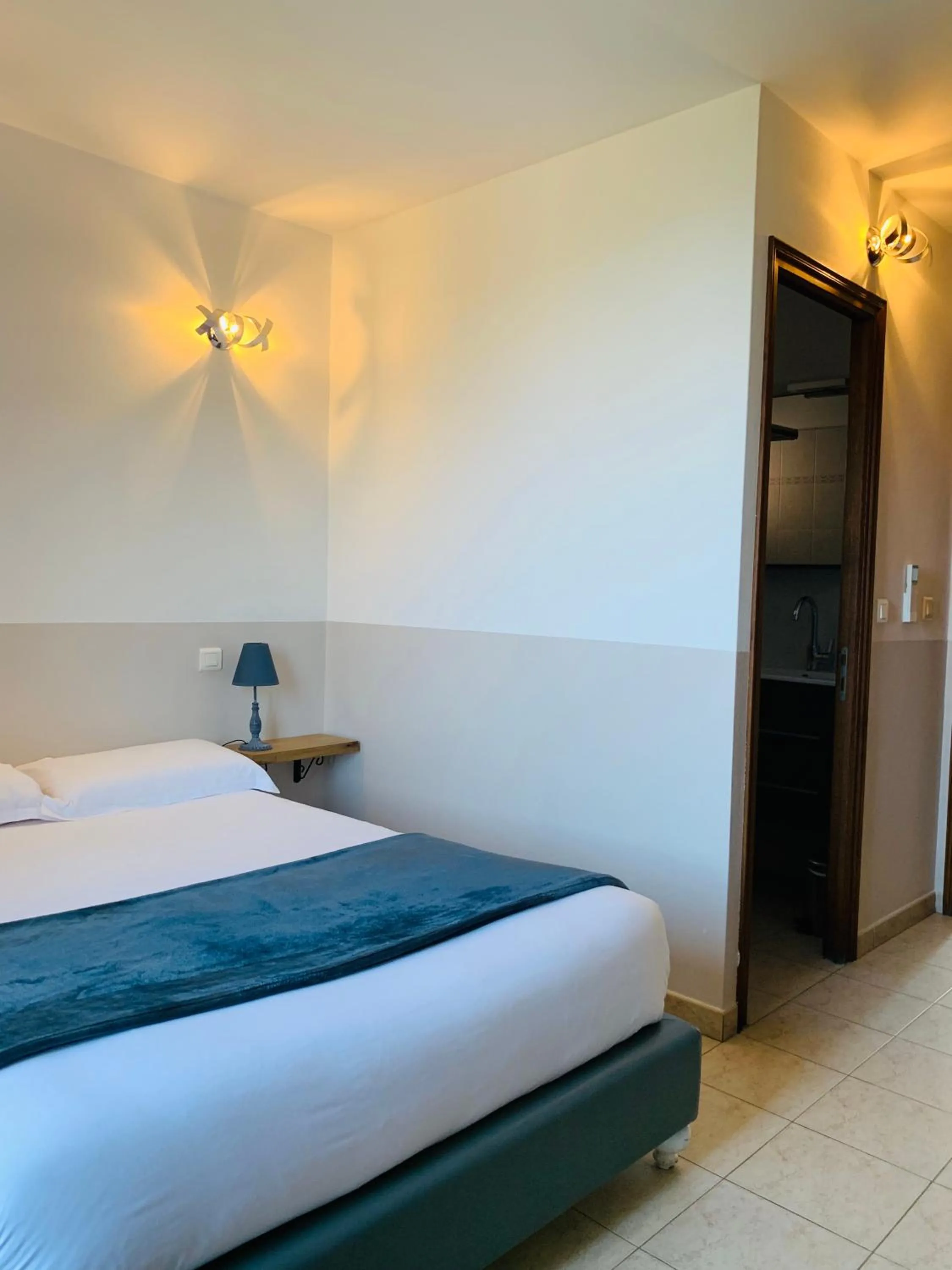 Balcony/Terrace, Bed in L'Auberge Sant'Antone