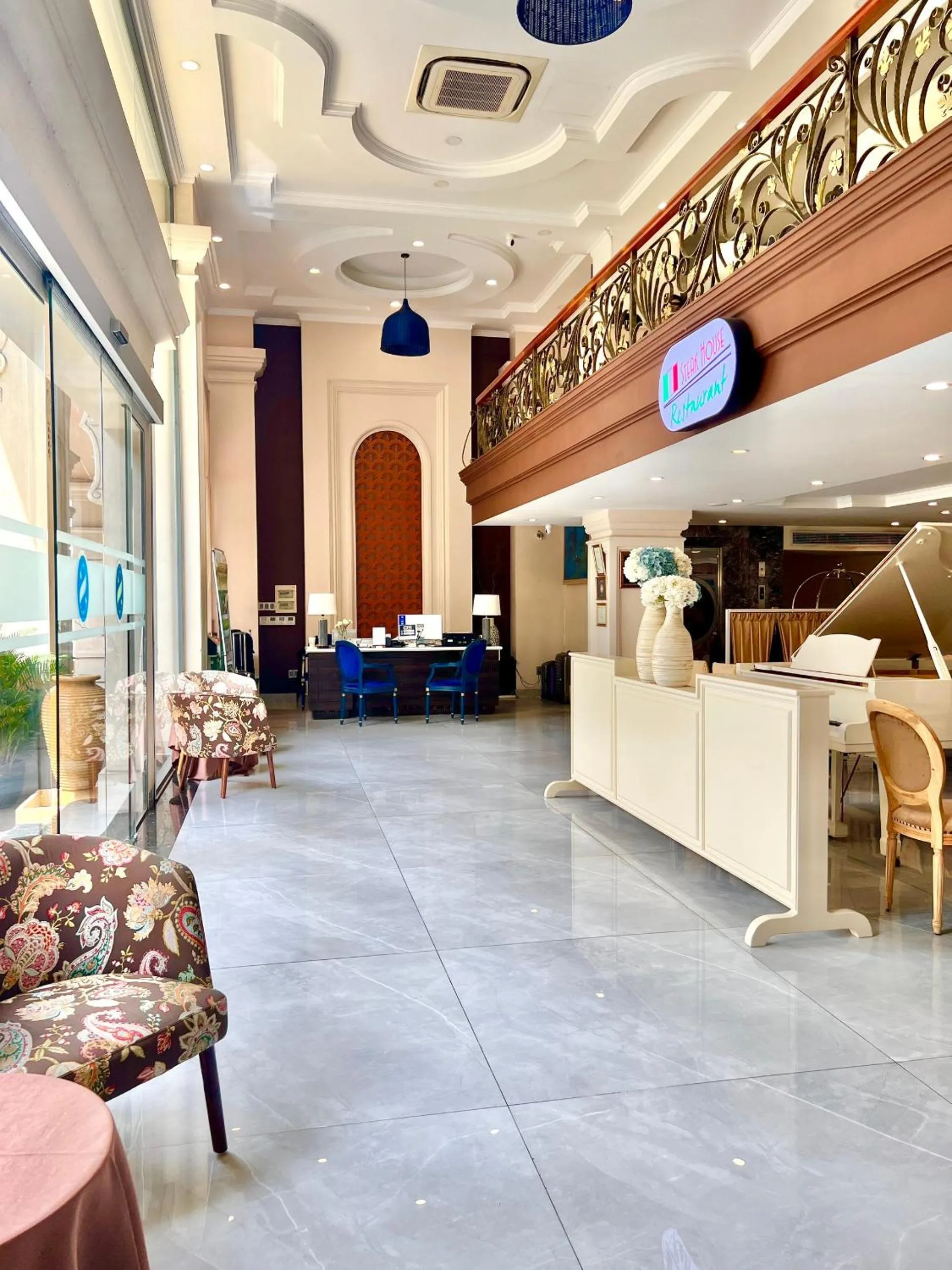 Lobby or reception in Sabina Boutique Hotel 2