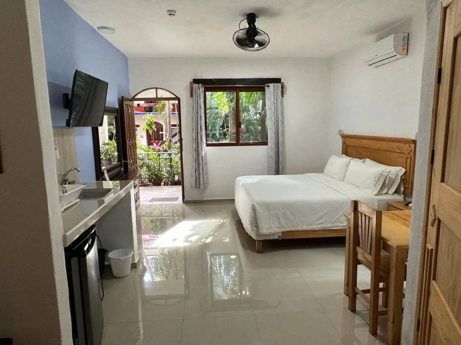 Bed in Eco-hotel El Rey del Caribe