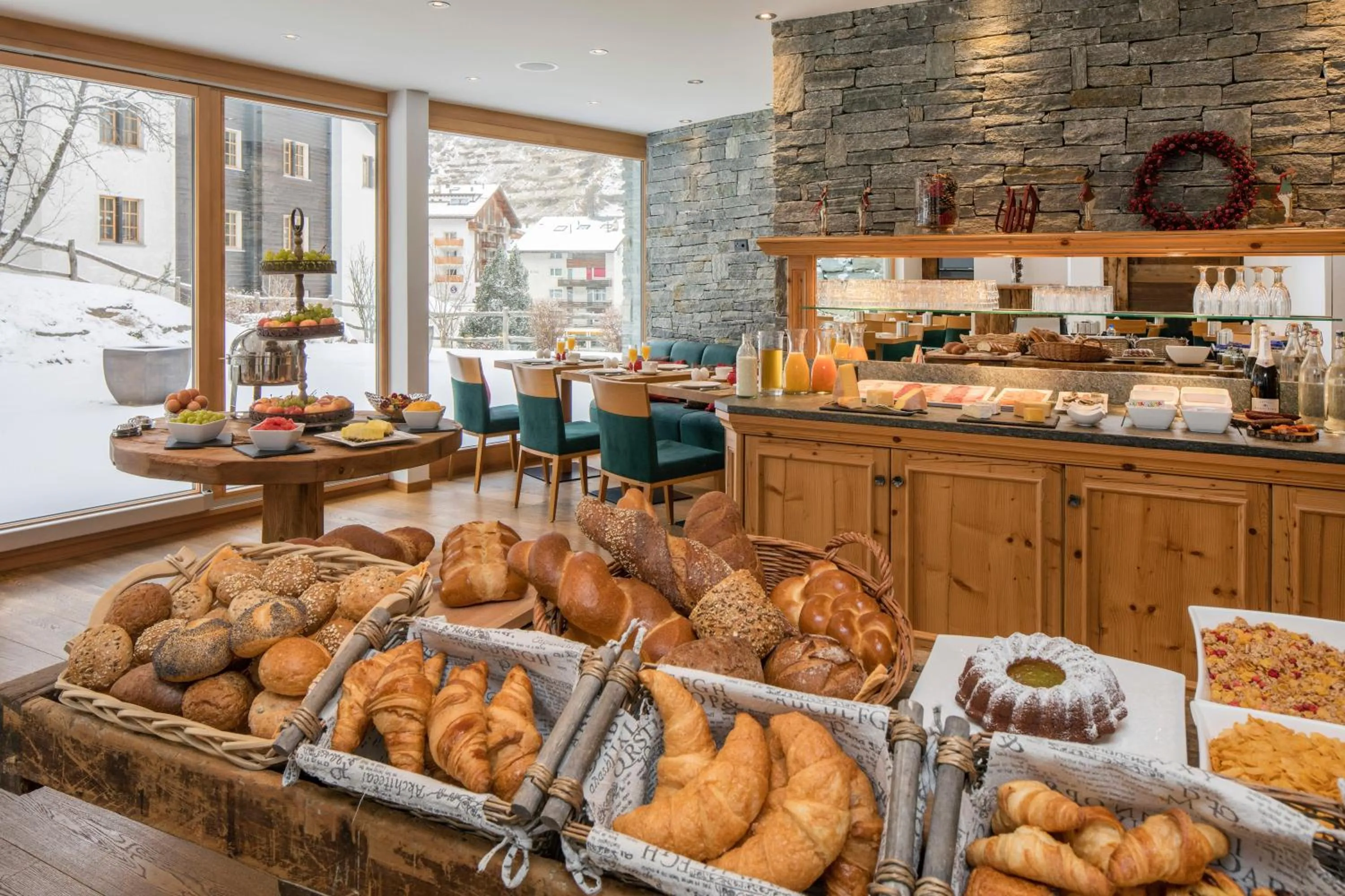 Buffet breakfast in Hotel Phoenix