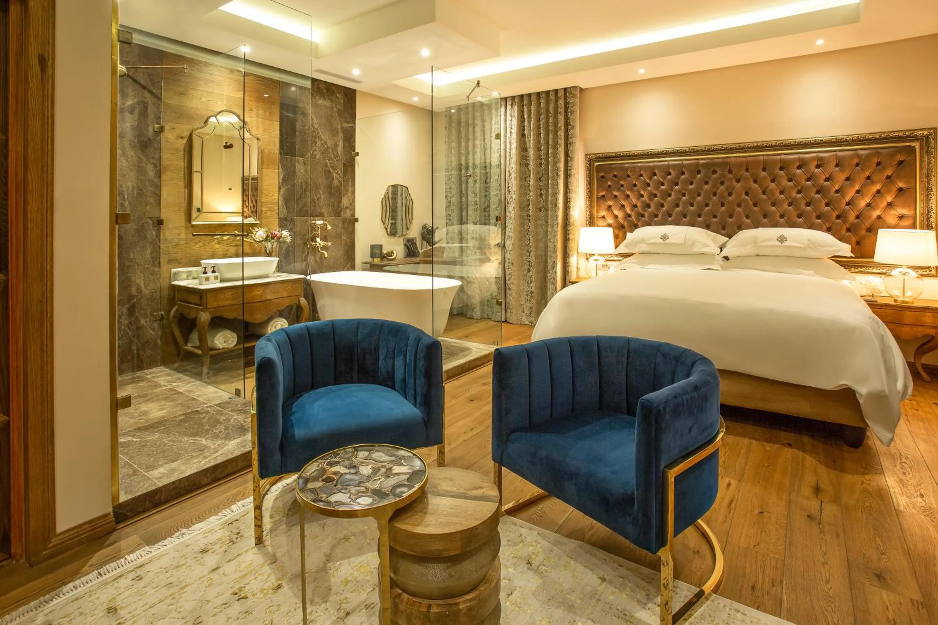 Living room, Bed in The Giglio Boutique Hotel at Zevenster