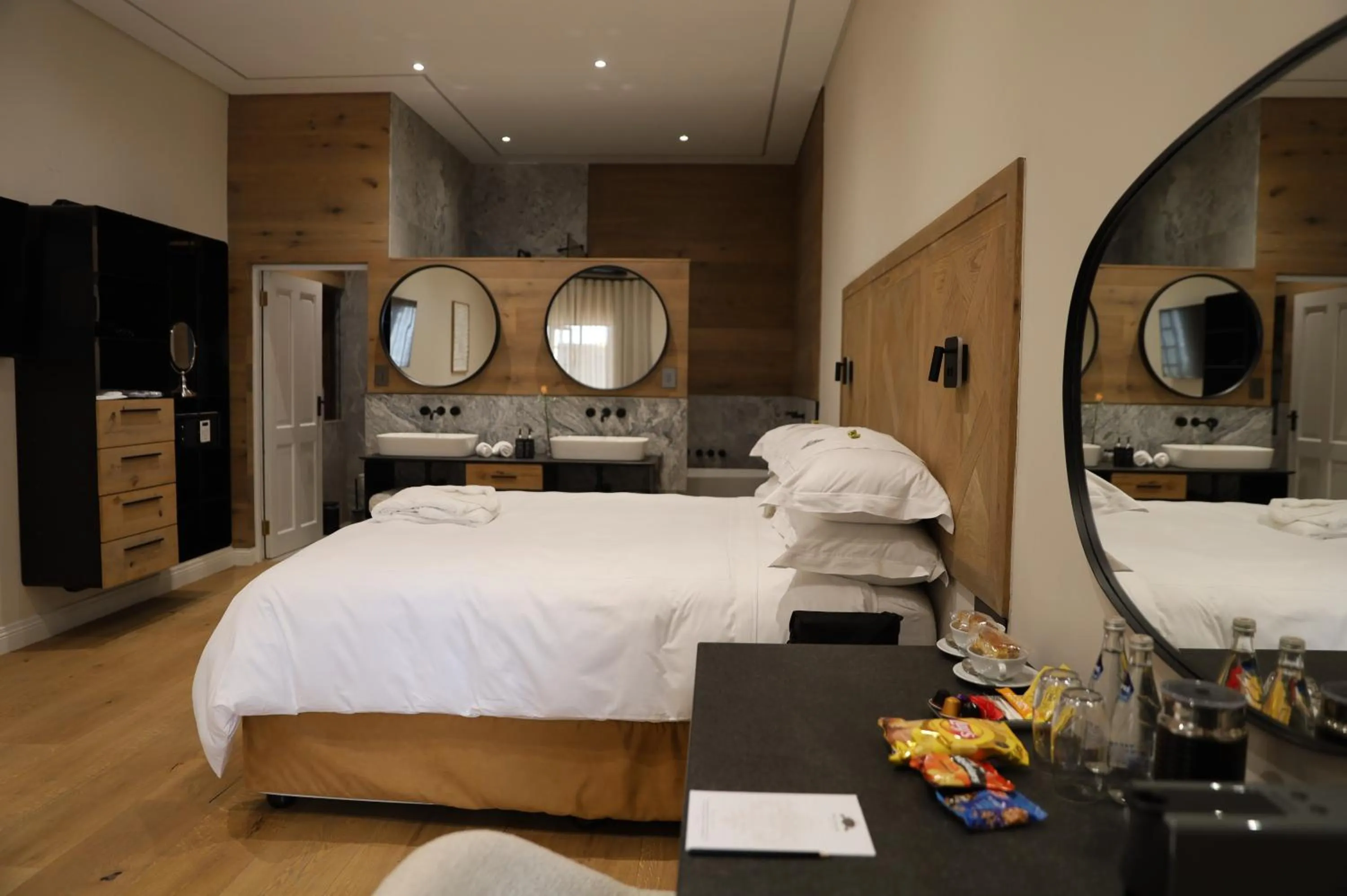 Bed in The Giglio Boutique Hotel at Zevenster