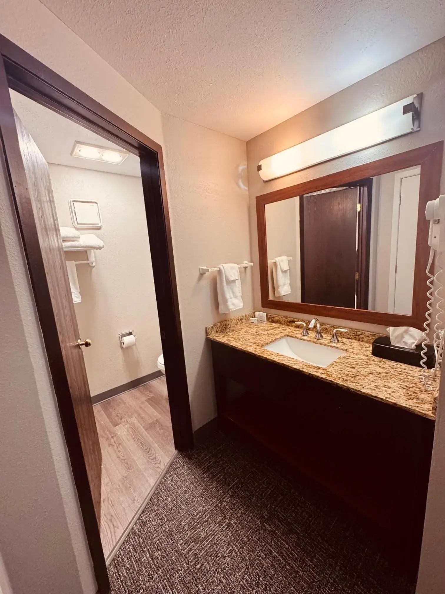 Queen Room with Two Queen Beds, Mobility/Hearing access and Bathtub with Grab Bars, Non-Smoking in Wingate by Wyndham Anchorage Downtown - Ship Creek Queen Room with Two Queen Beds, Mobility/Hearing access and Bathtub with Grab Bars, Non-Smoking in Wingate by Wyndham Anchorage Downtown - Ship Creek