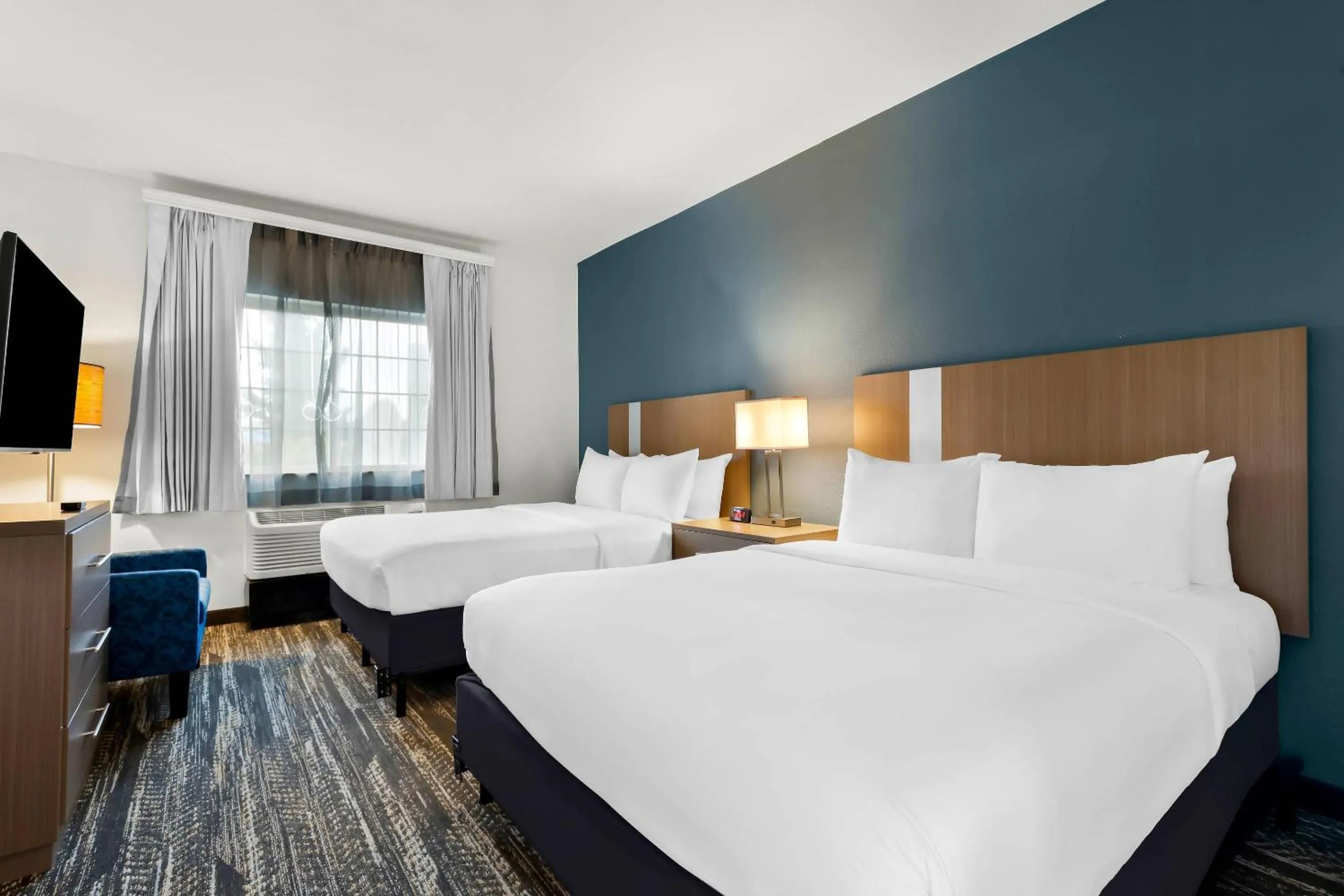 Bedroom, Bed in Clarion Suites Anchorage Downtown