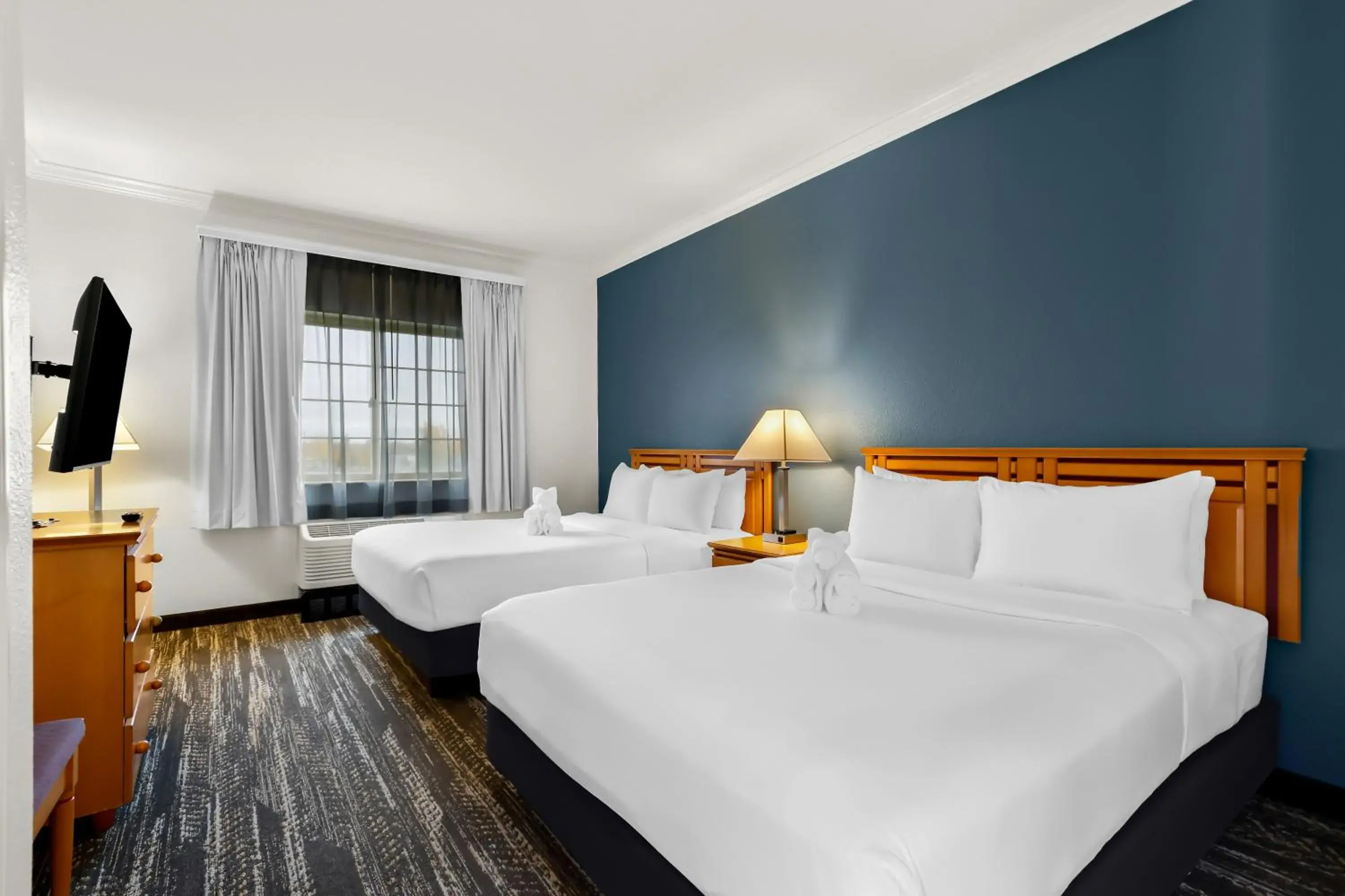 Queen Suite with Two Queen Beds - Non-Smoking in Clarion Suites Anchorage Downtown Queen Suite with Two Queen Beds - Non-Smoking in Clarion Suites Anchorage Downtown