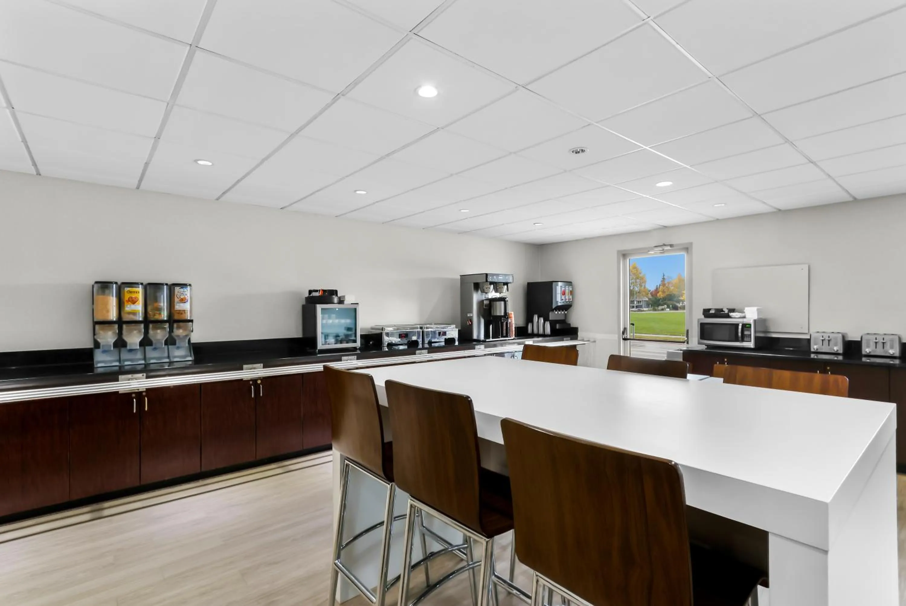 Breakfast in Clarion Suites Anchorage Downtown