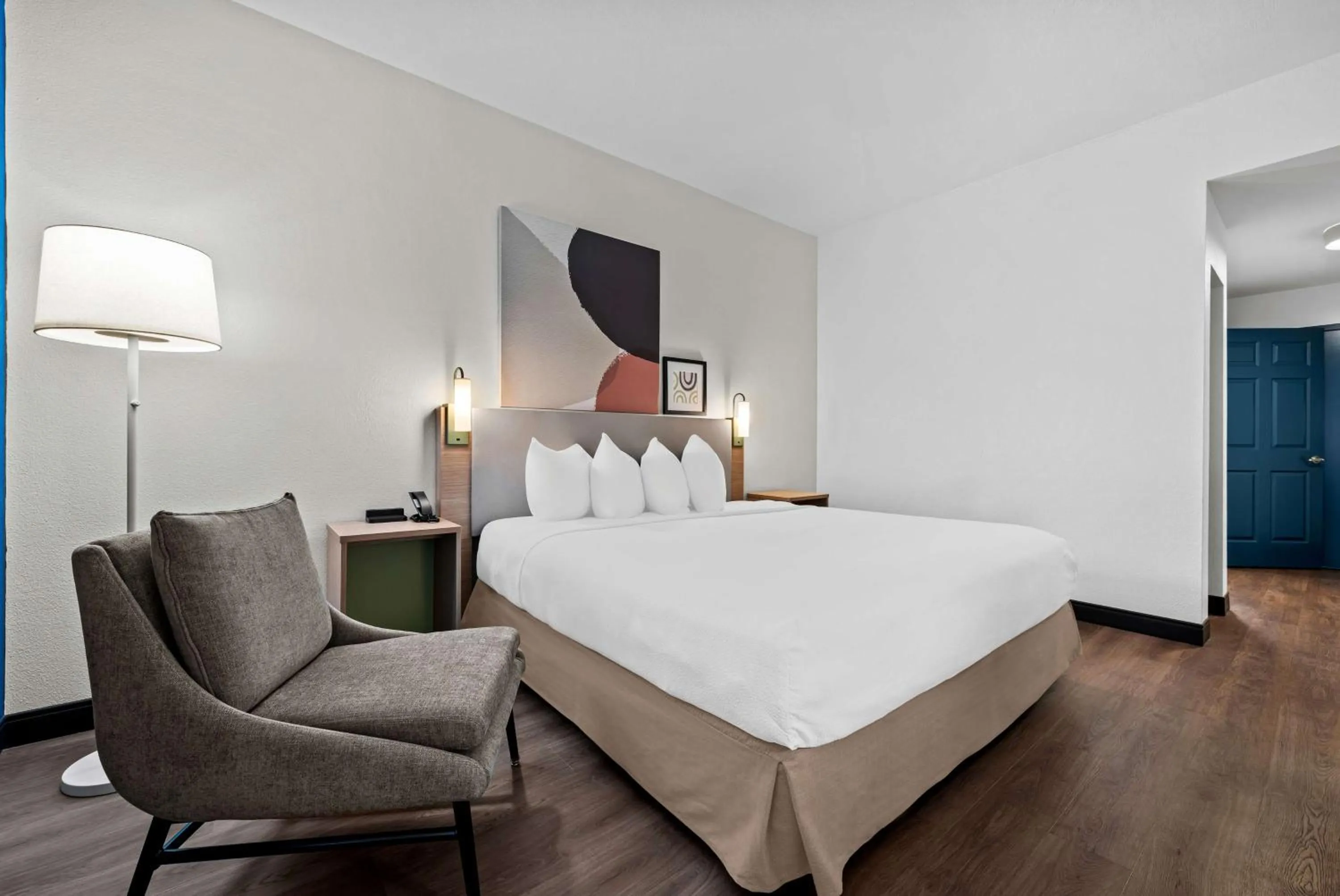 Bed in Spark by Hilton Tuscaloosa University