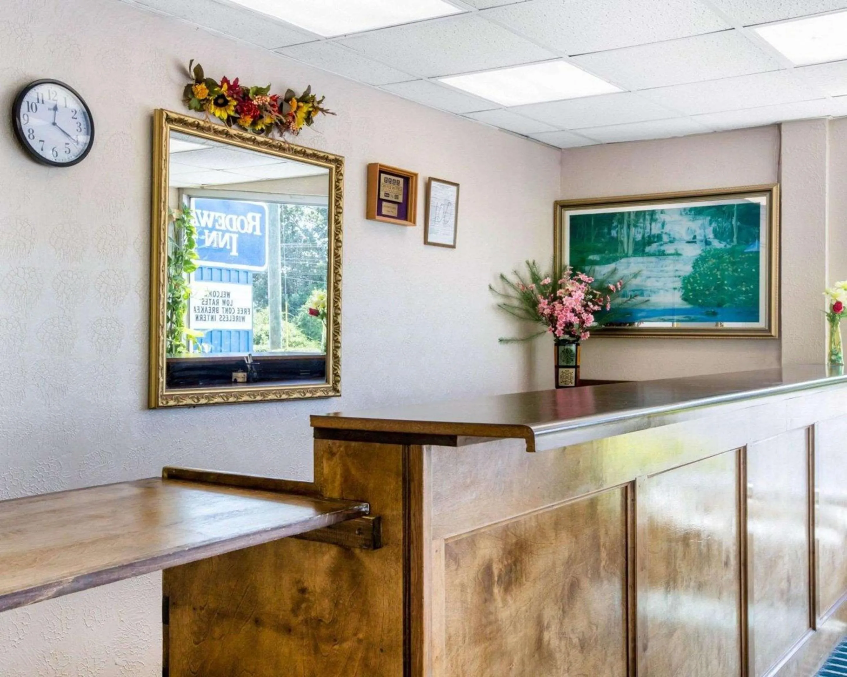Lobby or reception in Rodeway Inn Gadsden - Attalla