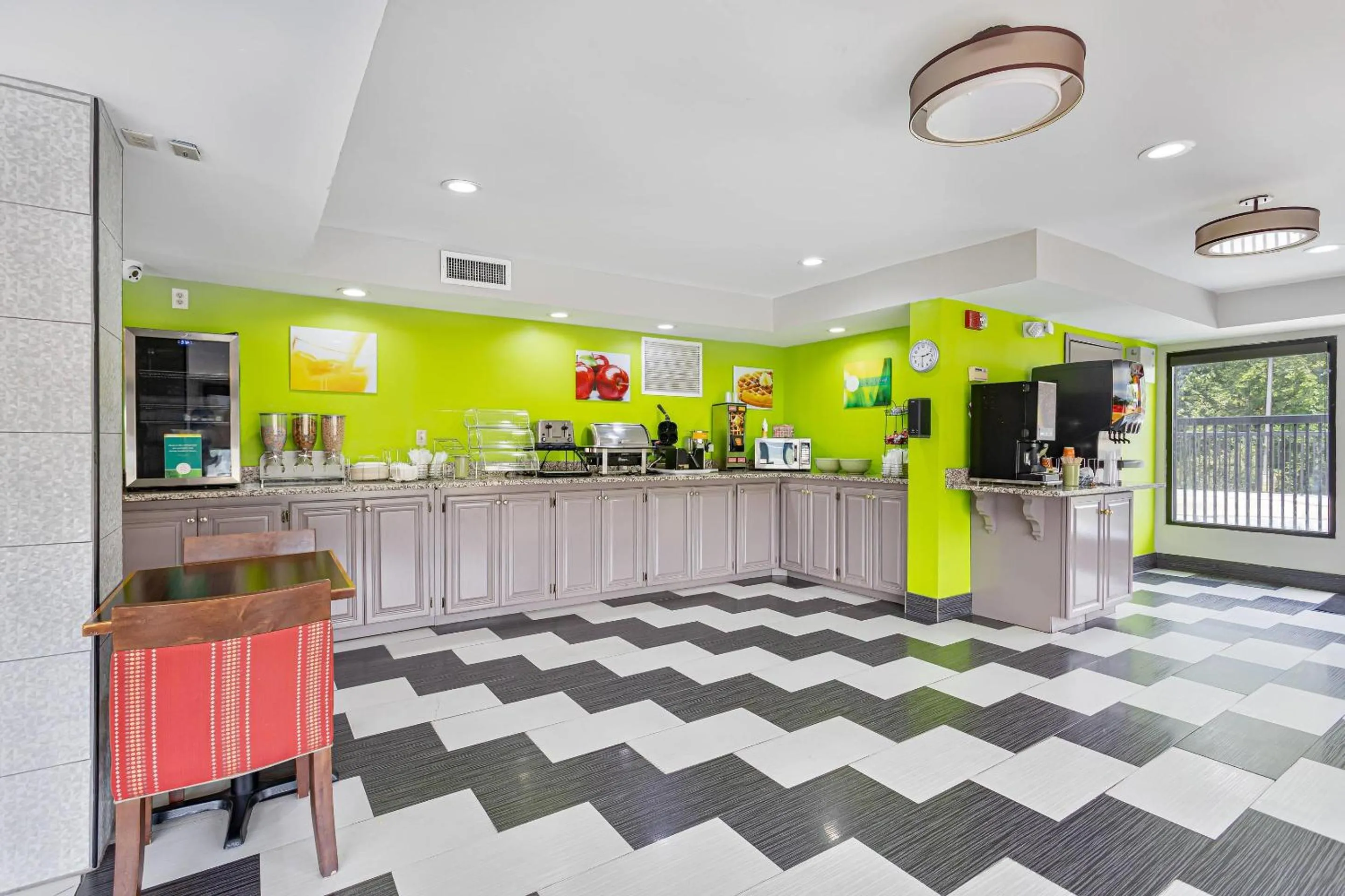 Breakfast in Quality Inn Edmund Pettus Bridge area