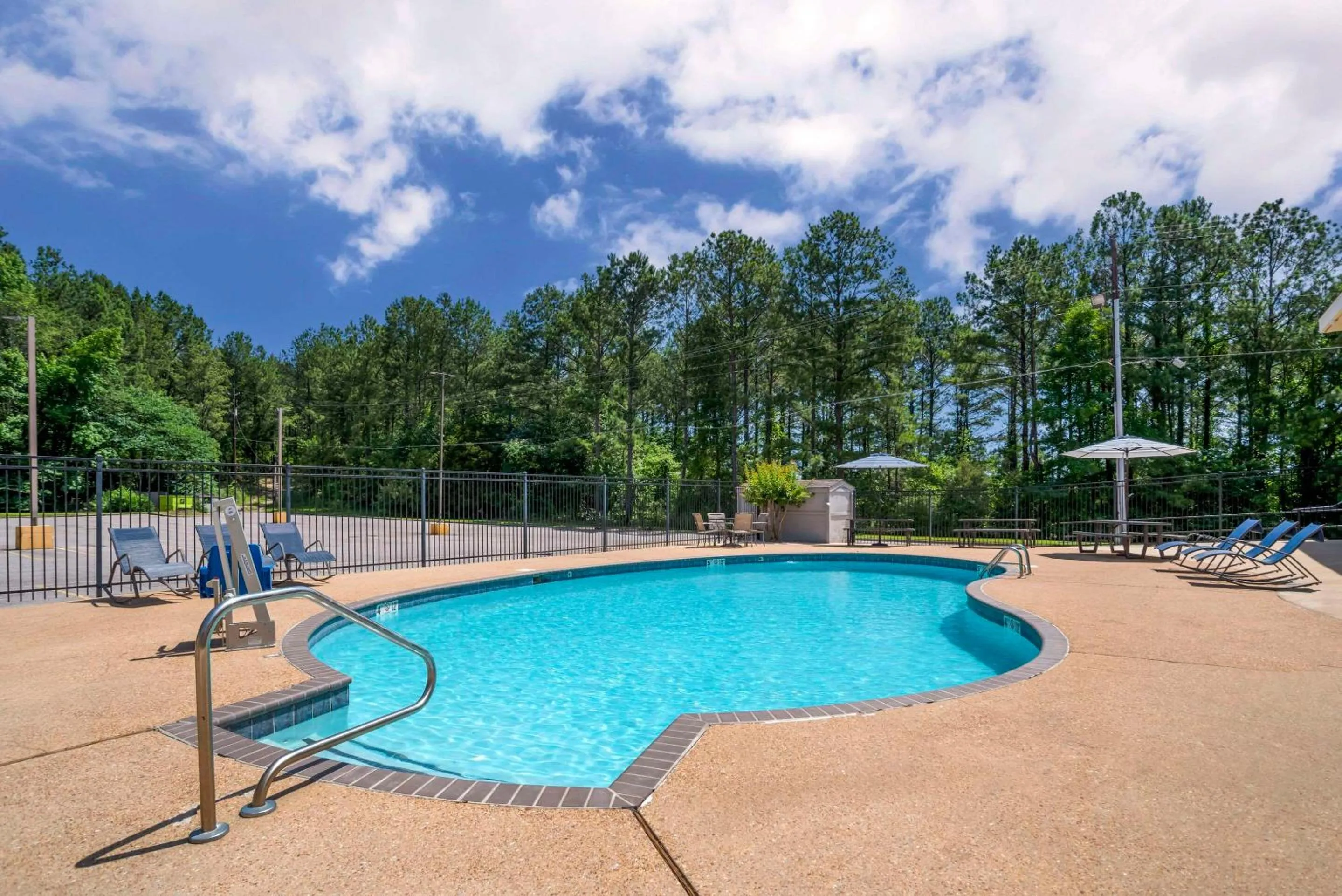 Natural landscape in Rodeway Inn Tuscaloosa near University
