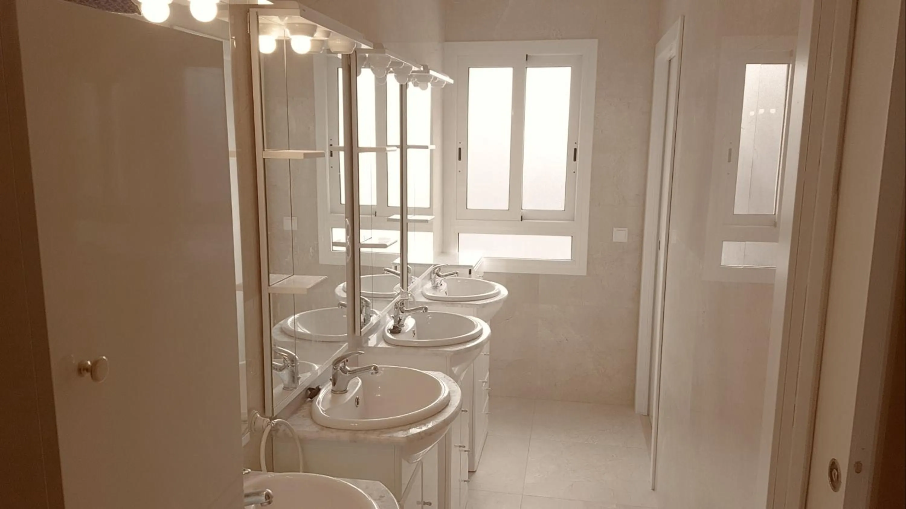 Bathroom in Hostel Penedes