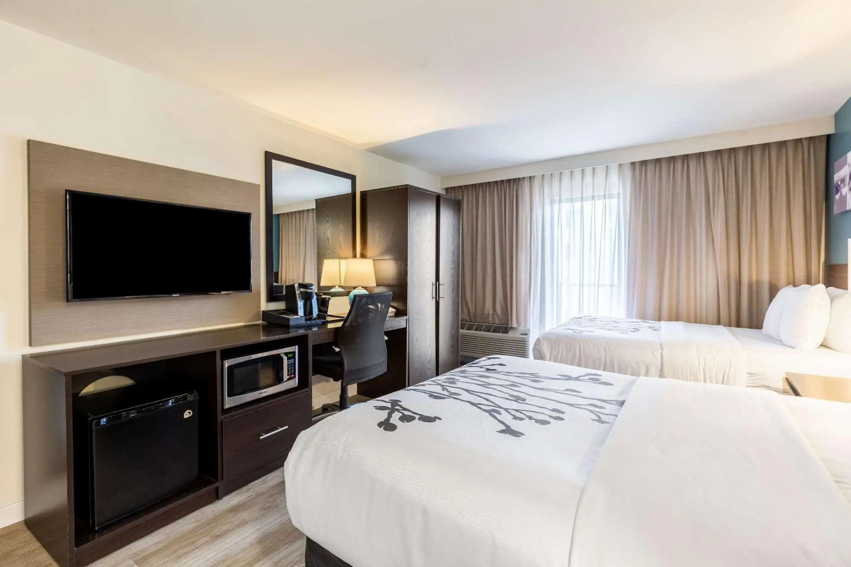 Standard Room with Two Double Beds and Boulevard View - Non-Smoking in Sleep Inn on the Beach Standard Room with Two Double Beds and Boulevard View - Non-Smoking in Sleep Inn on the Beach