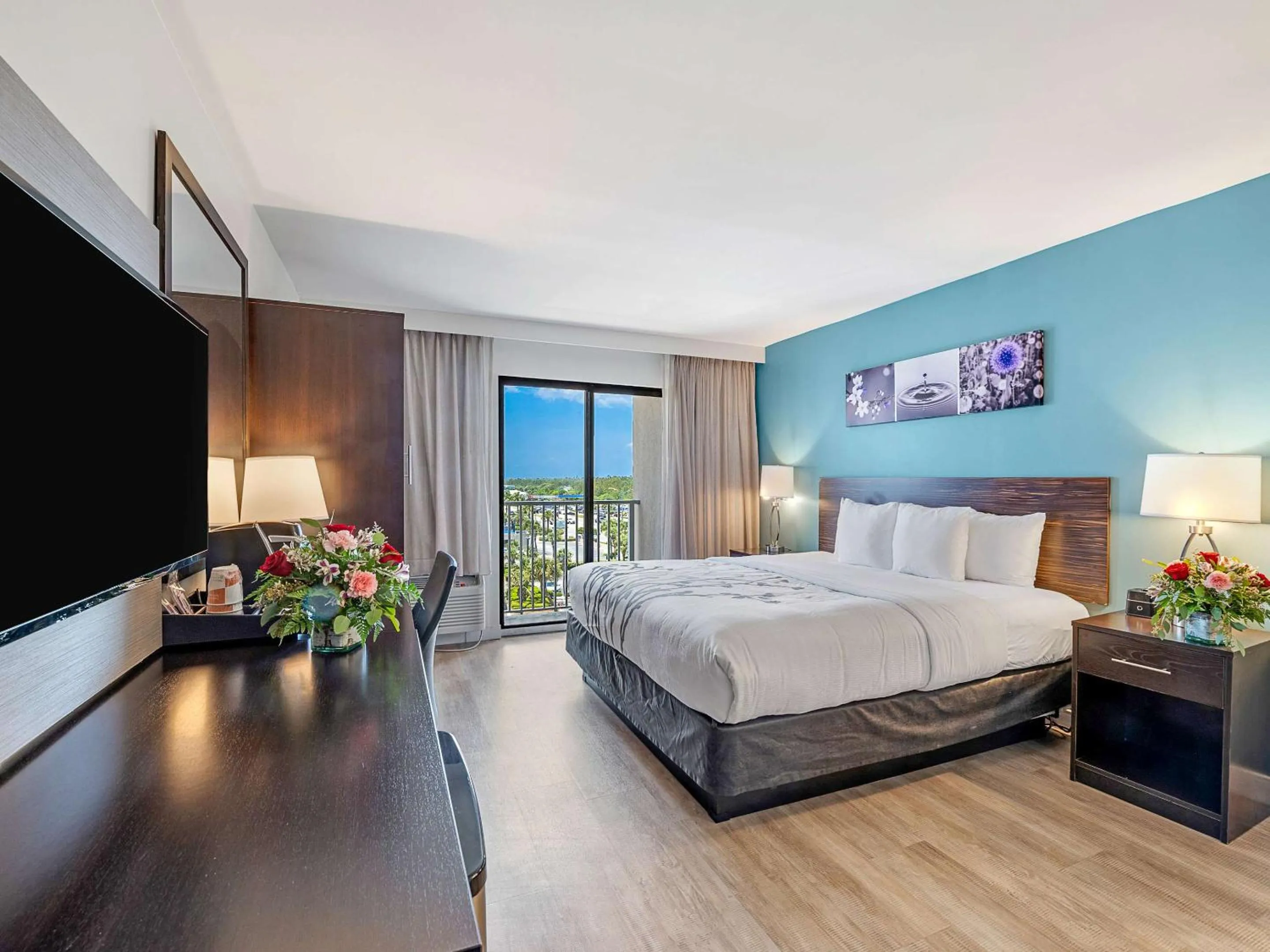 Bedroom, Bed in Sleep Inn Orange Beach