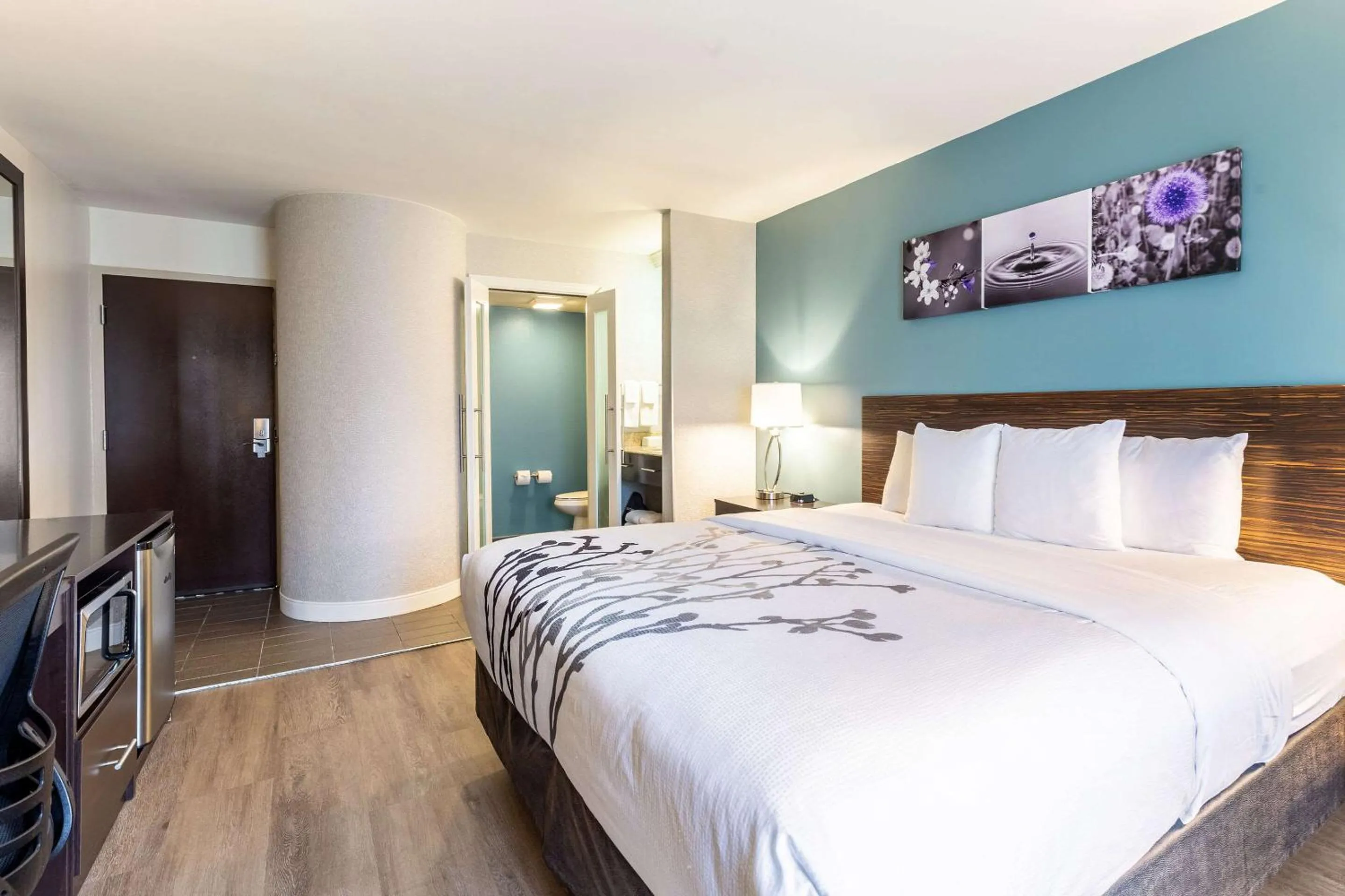 Bedroom, Bed in Sleep Inn Orange Beach